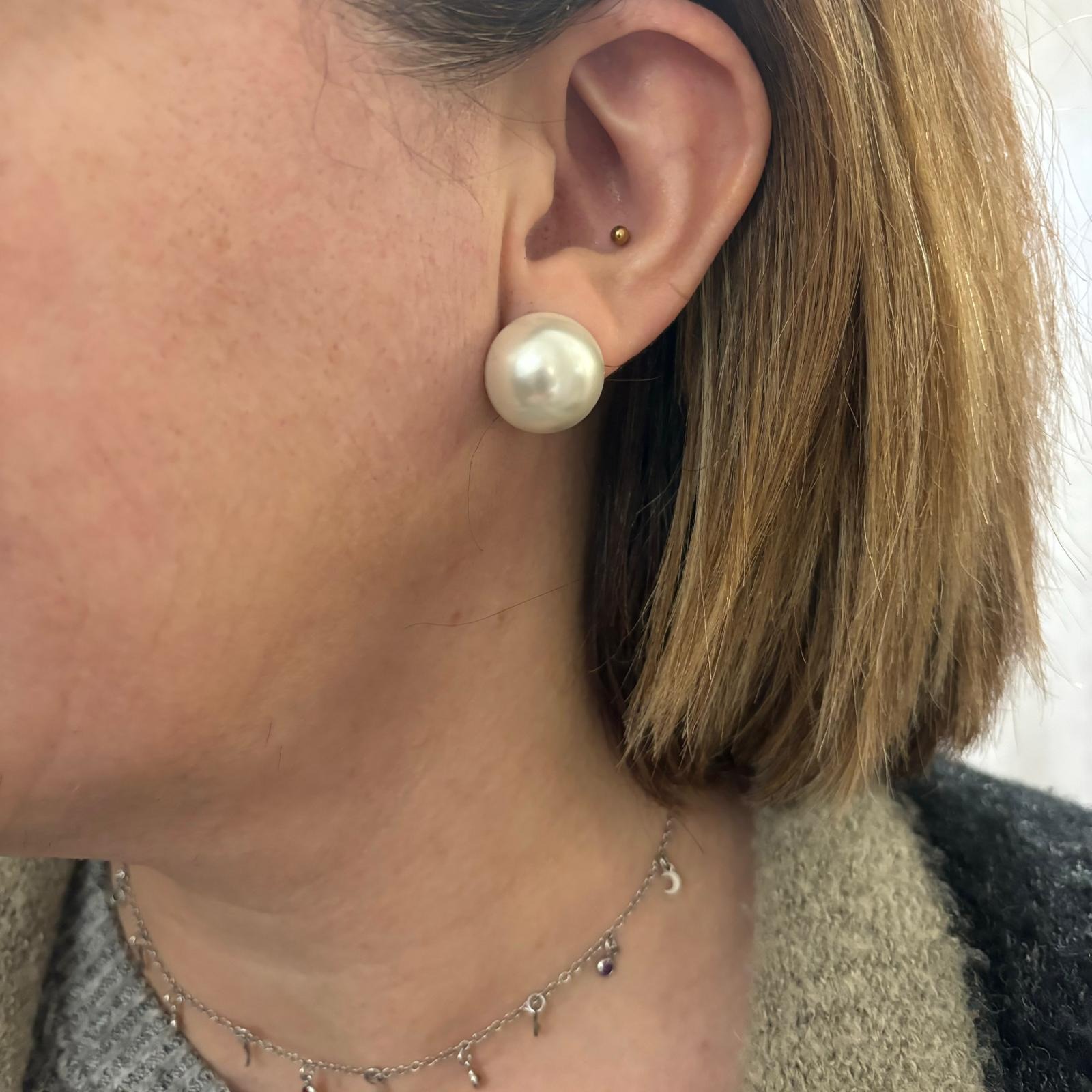 Pendiente de Plata con Perla 18mm cierre Omega 1