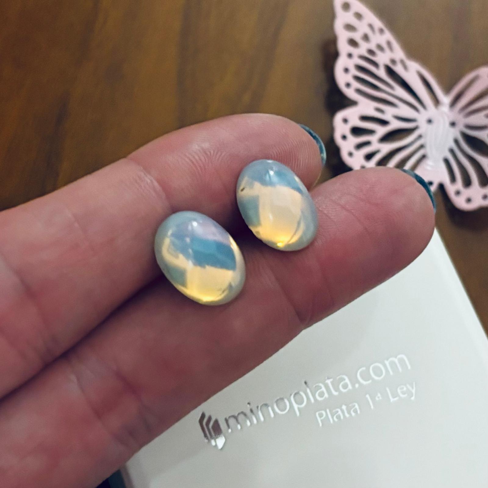 Pendientes cristal Checo blanco lechoso tornasol en Plata de ley 2