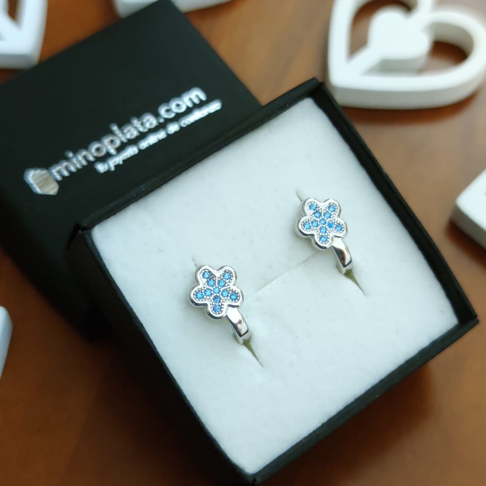 Pendientes de Plata rodiada flor con Circonitas azules 2