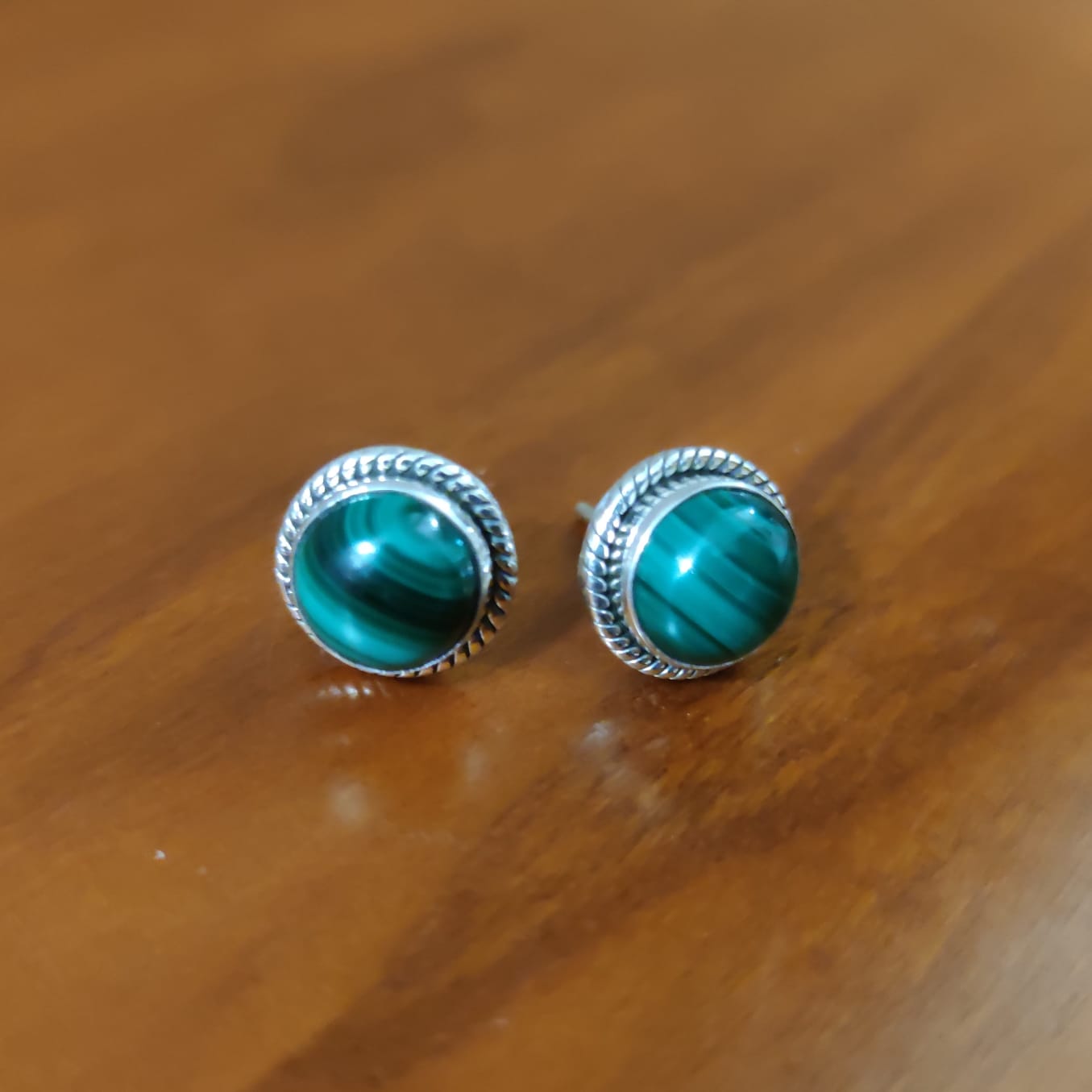 Pendientes de Plata vieja con piedra verde Malaquita