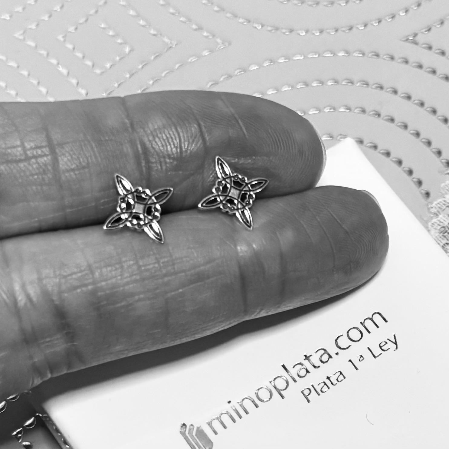 Pendientes nudo de bruja de Plata de ley envejecida 1
