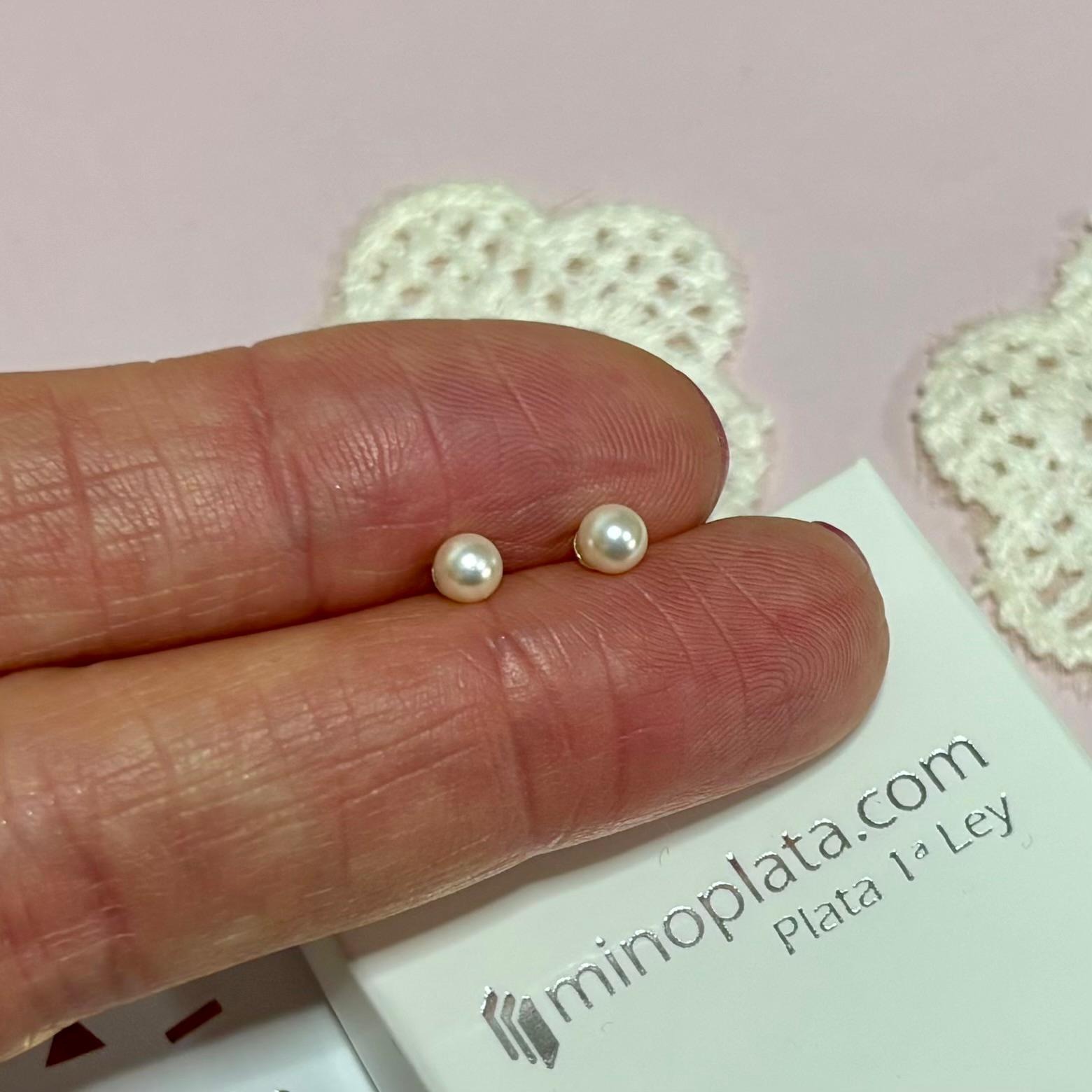 Pendientes bola Perla sintética 4mm en Plata de ley 925 2