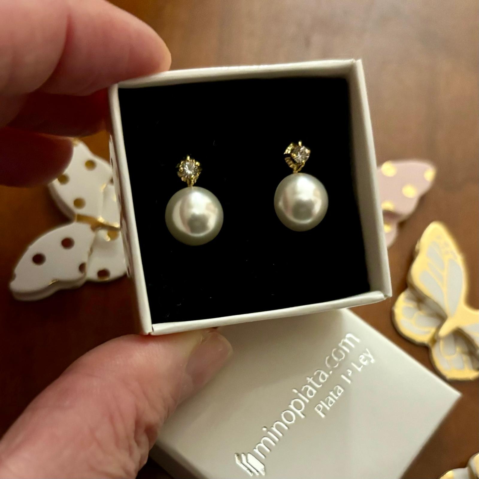 Pendientes japonesa de Plata dorada Perla y Circonita 10 Mm. 1