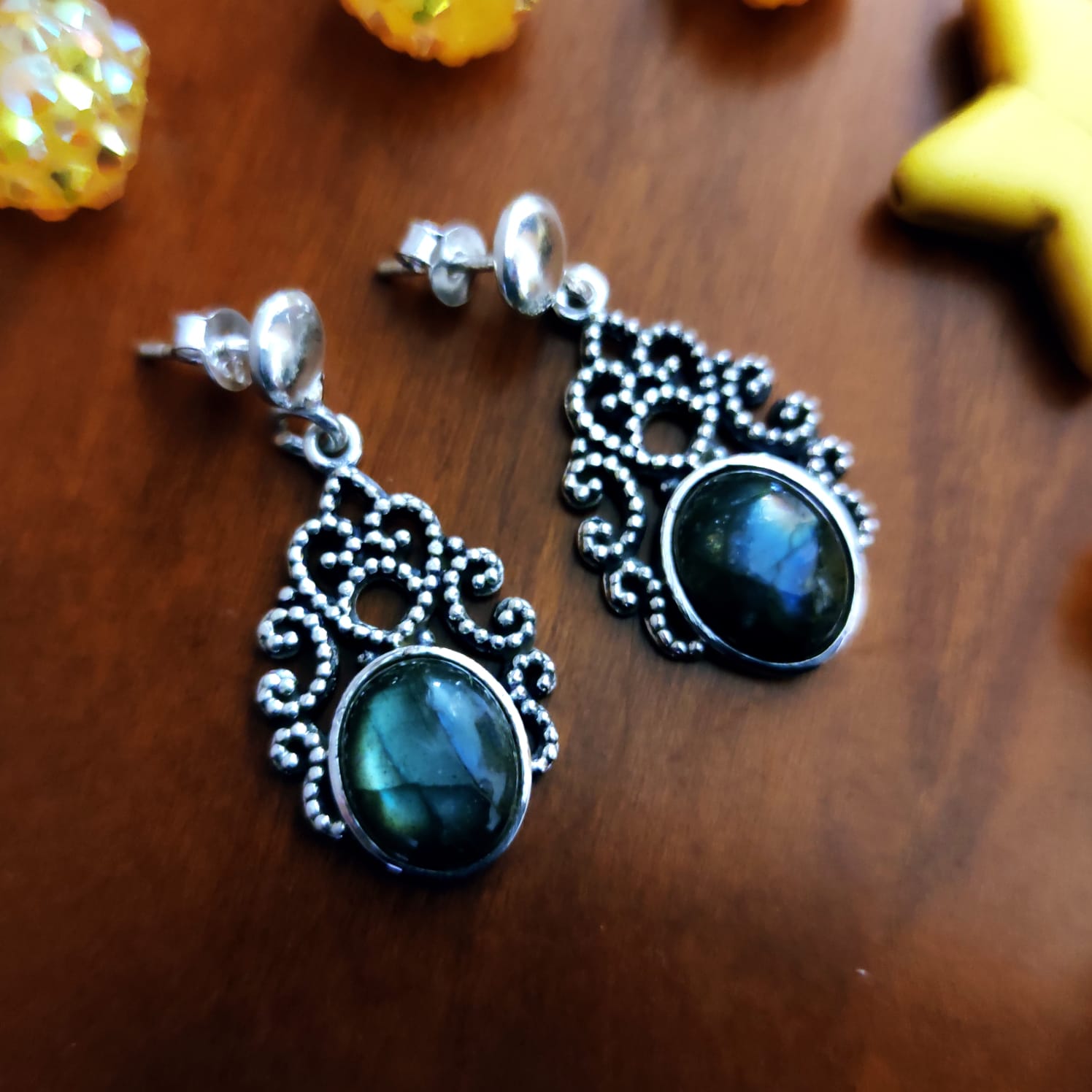 Pendientes calados de Plata envejecida con piedra Labradorita