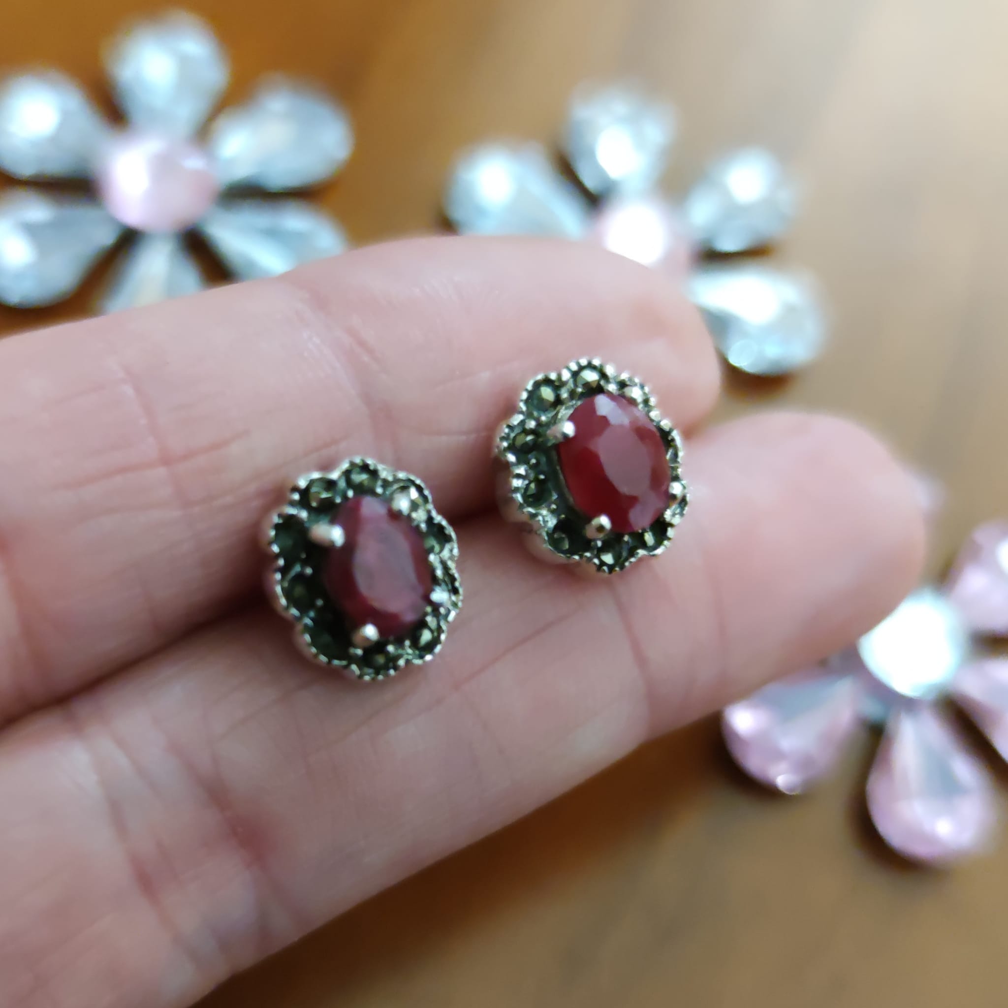 Pendientes de Plata vieja con Marcasitas y Rubí 1