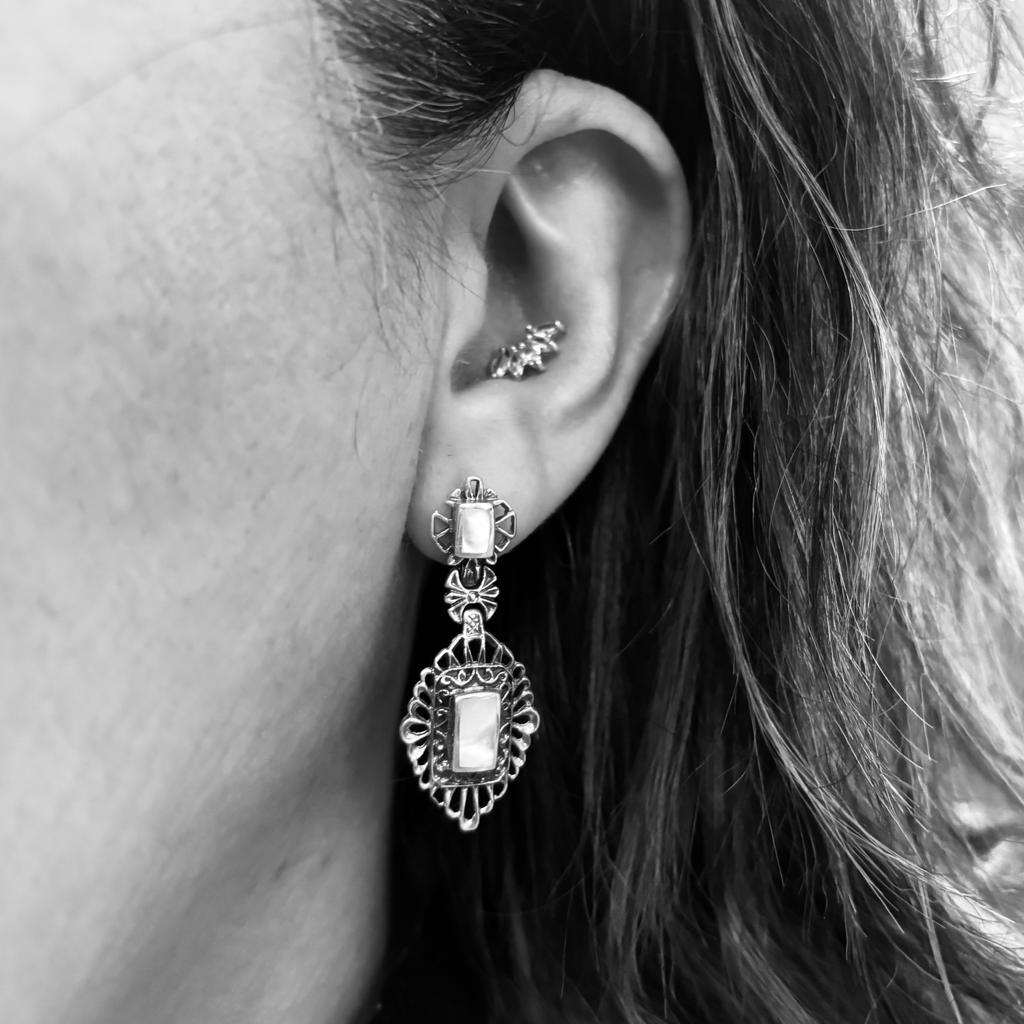 Pendientes de Plata envejecida con Nácar blanco 3