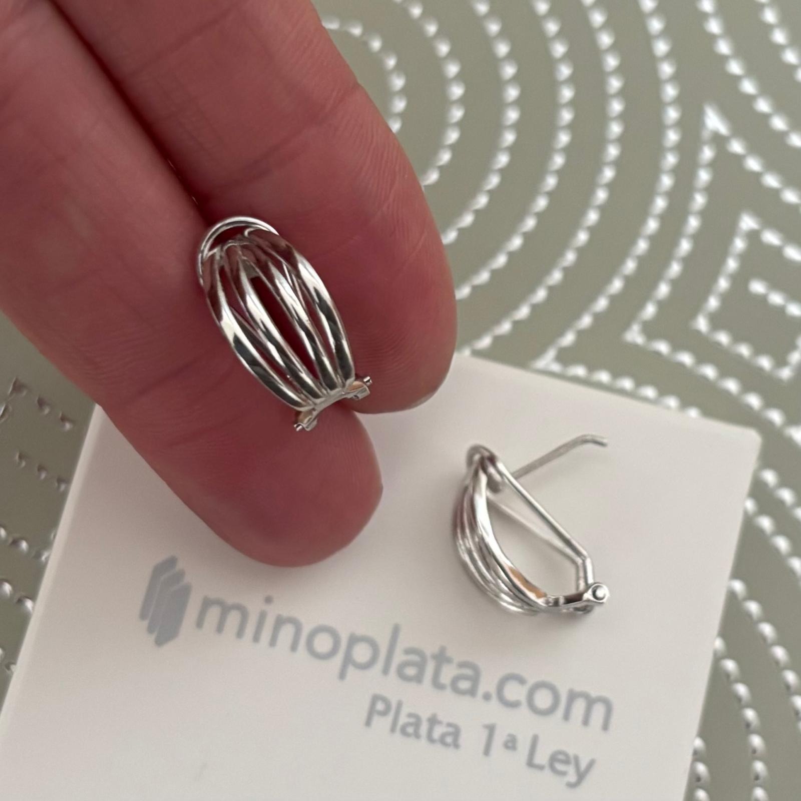 Pendientes bandas lisas de Plata de ley cierre omega 1