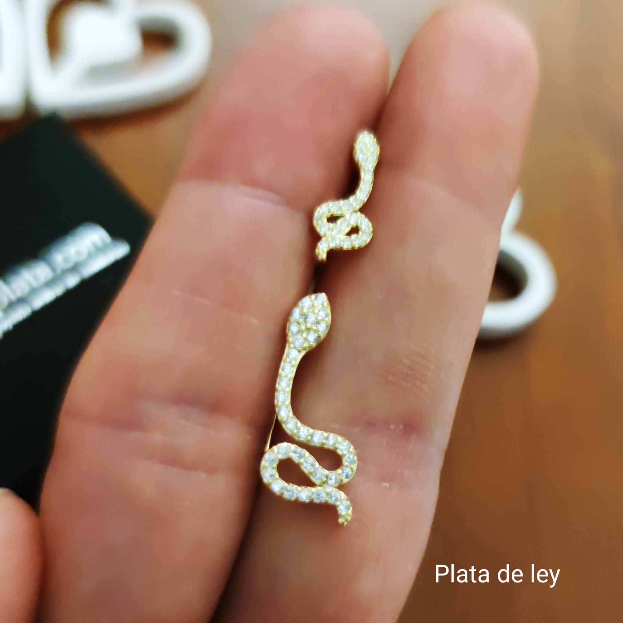 Pendientes Serpiente asimétricos de Plata dorada con Circonitas 1