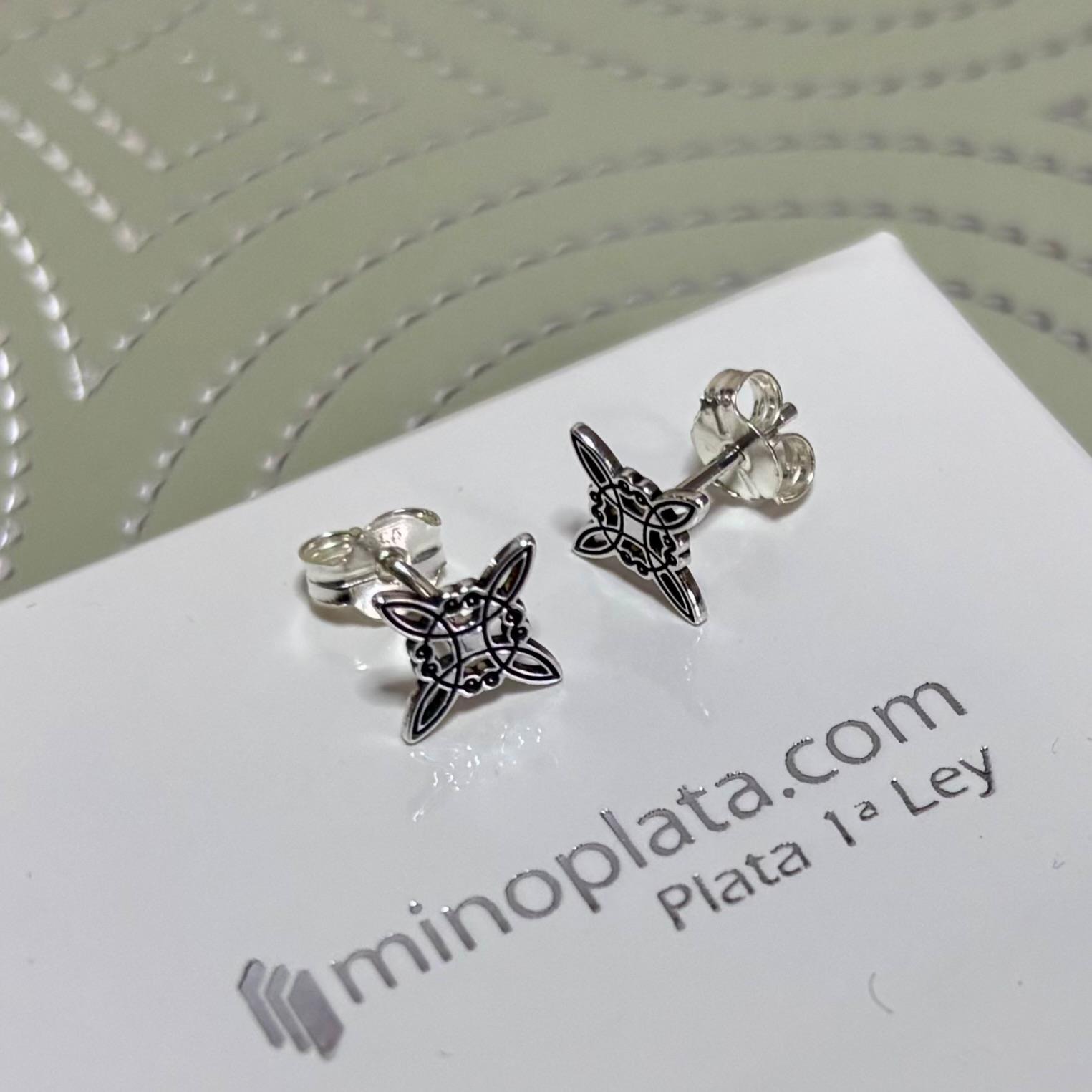 Pendientes nudo de bruja de Plata de ley envejecida 2