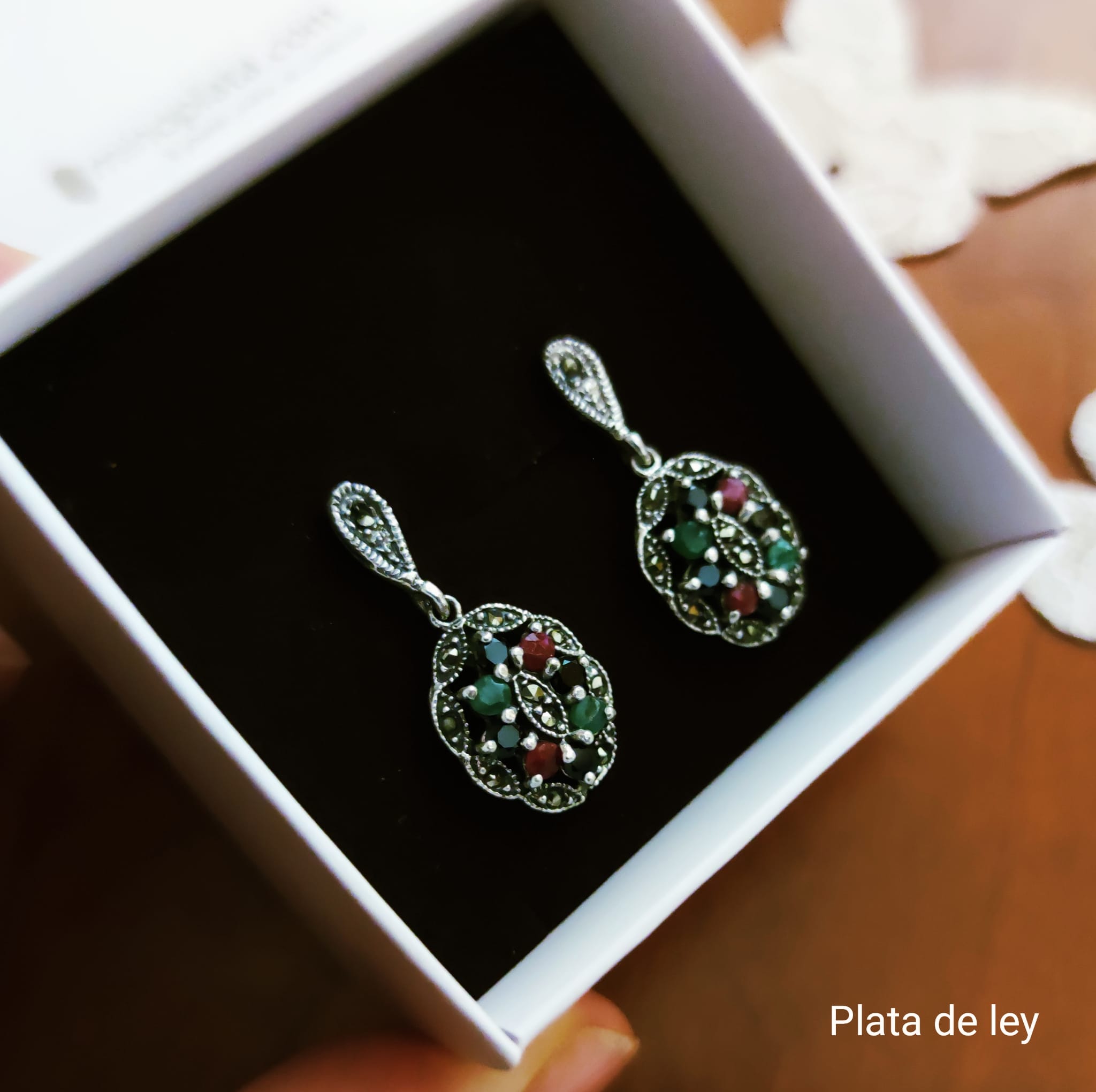 Pendientes calados de Plata vieja con piedras preciosas 2