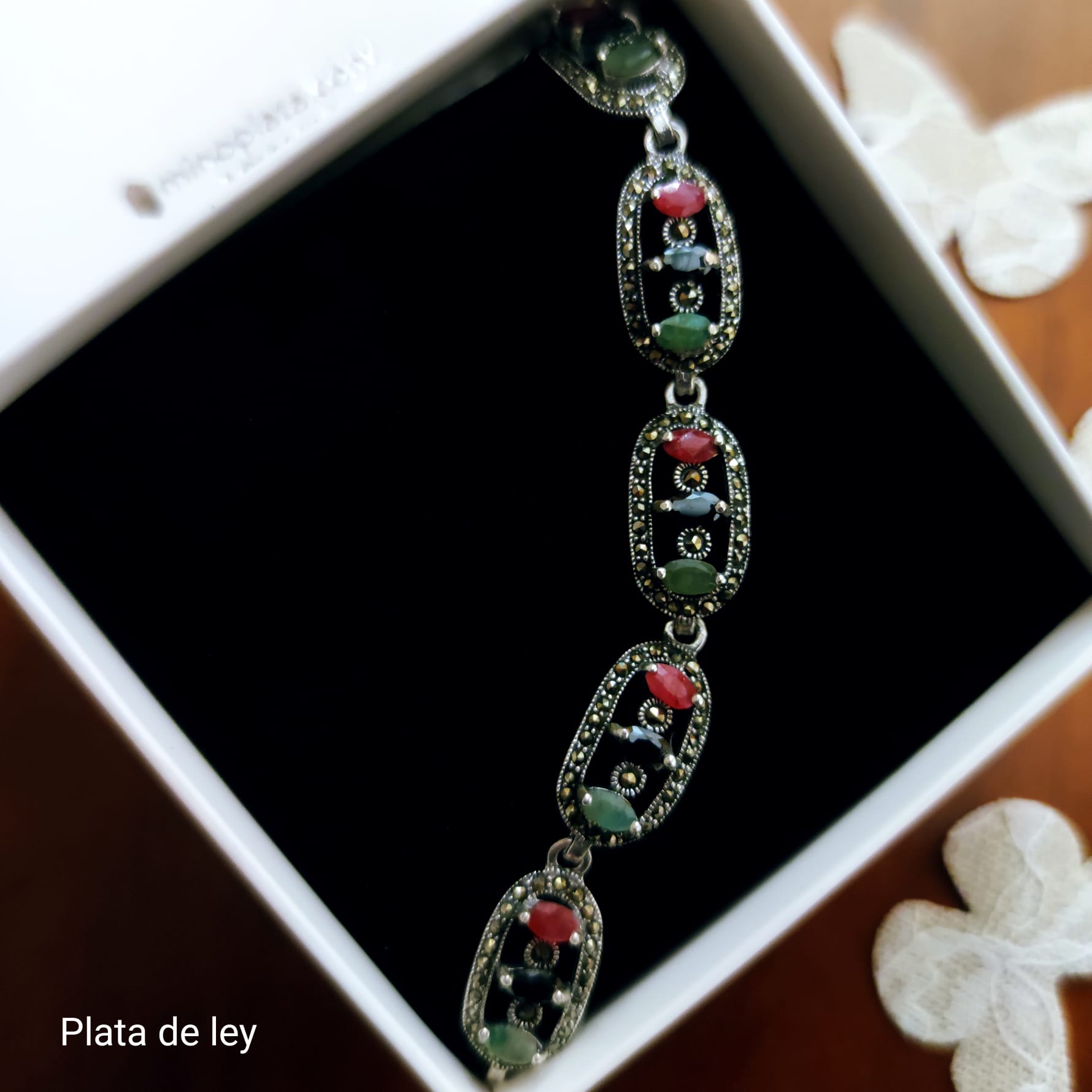 Pulsera de Plata vieja con eslabones calados y piedras preciosas 4