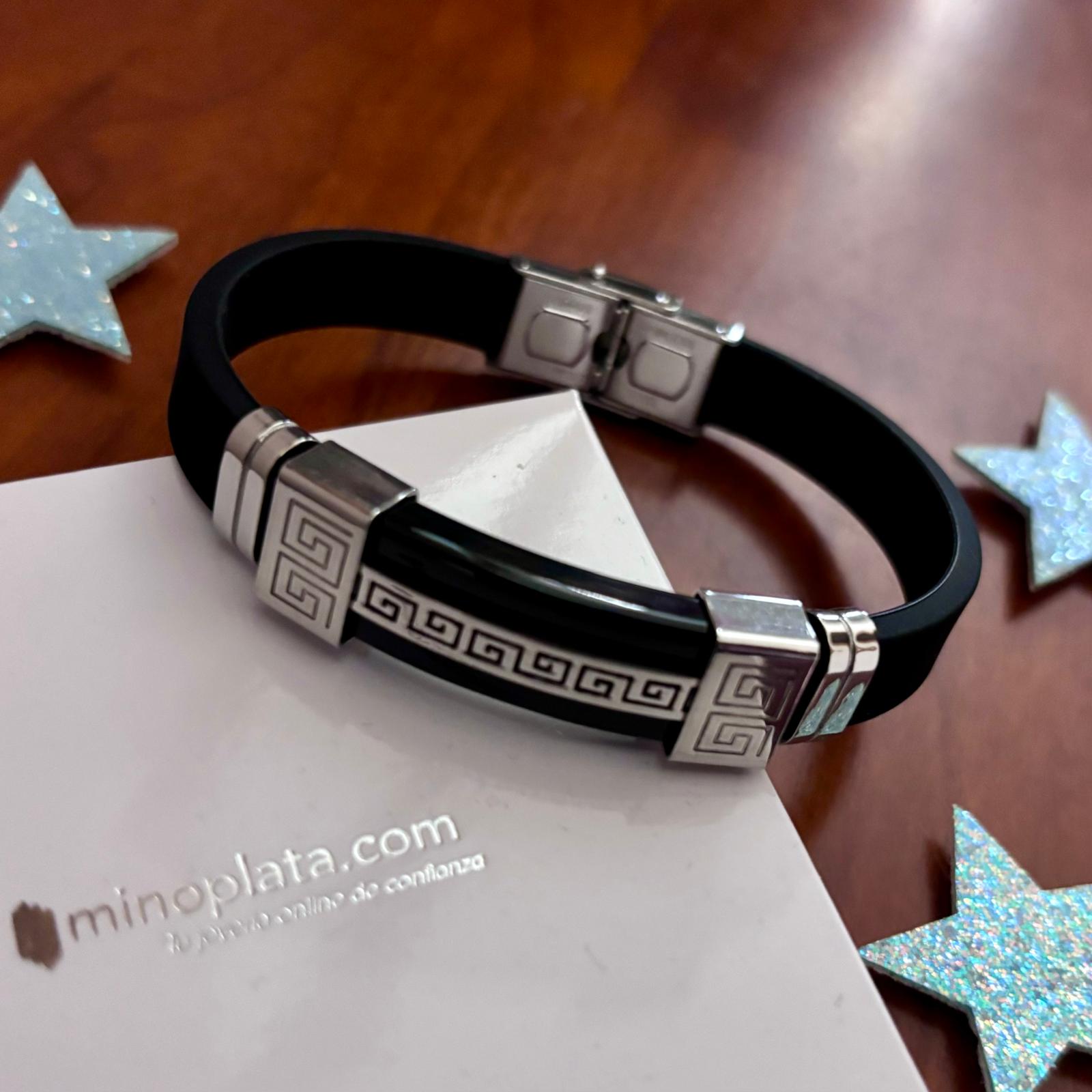 Pulsera de Caucho negro con grecas de Acero inoxidable 3