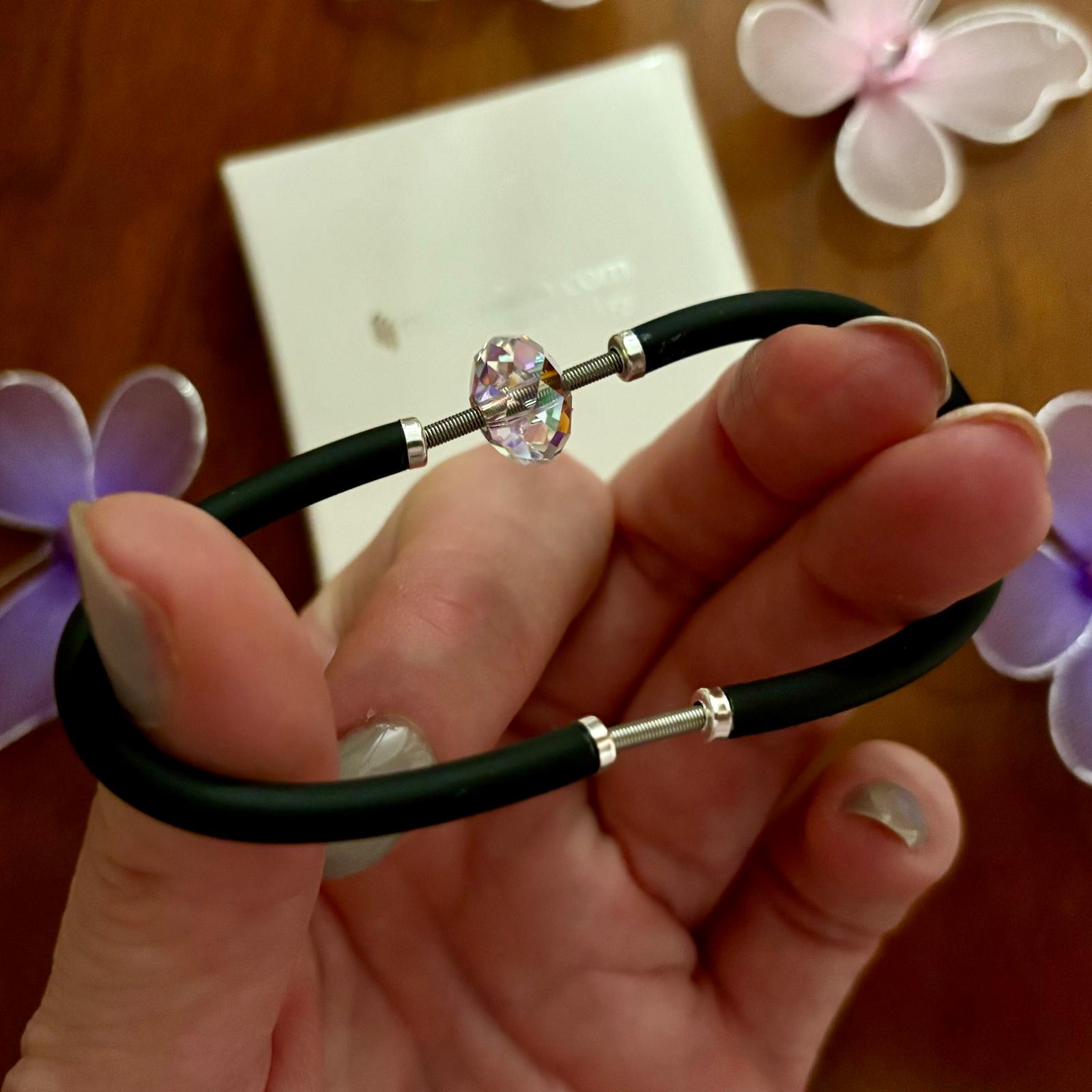 Pulsera elástica de Caucho negro y detalle de Cristal Swarovski 2