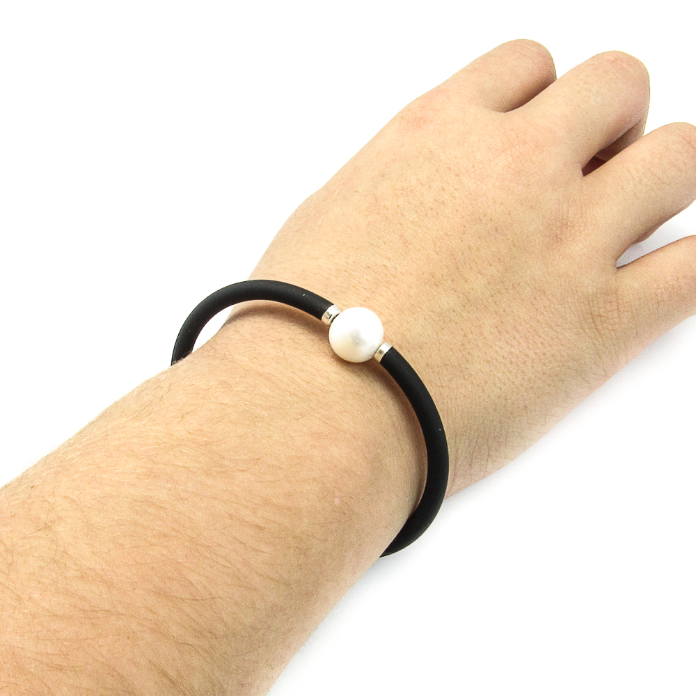 Pulsera elástica de Caucho negro y Perla para mujer 1