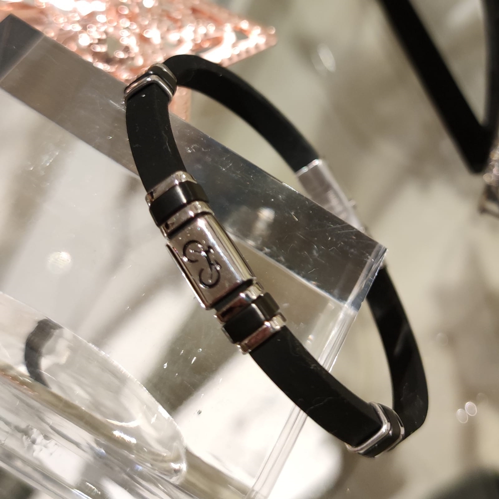 Pulsera ciclista de Acero y Caucho negro 2