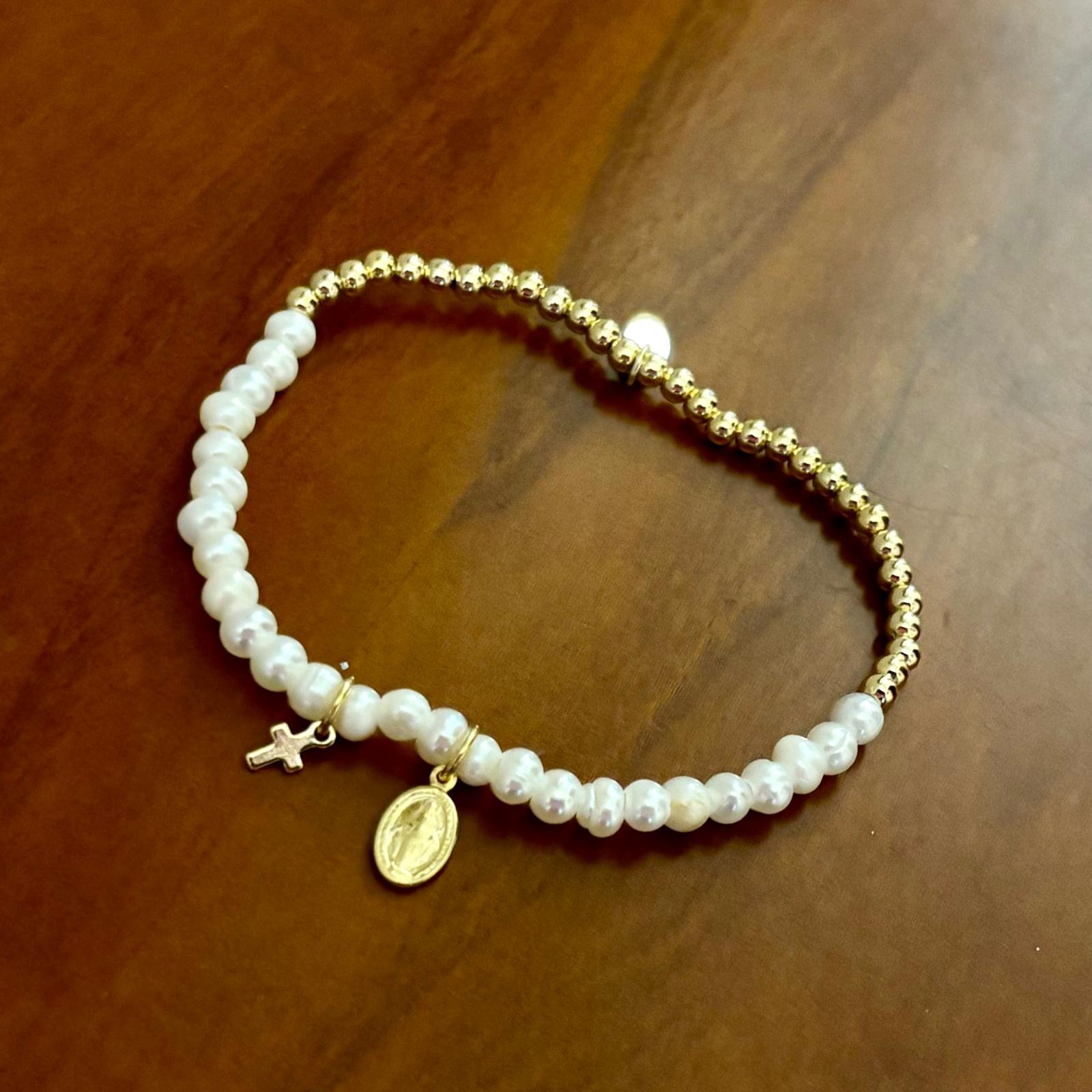Pulsera Virgen Milagrosa cruz con Perlas cultivadas y bolas de Plata dorada 2