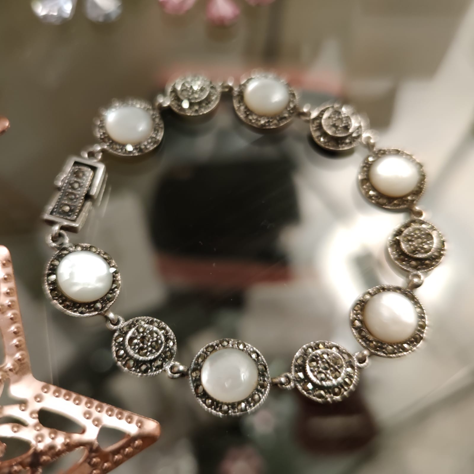 Pulsera de Plata vieja círculos decorados con Nácar y Marcasitas 4