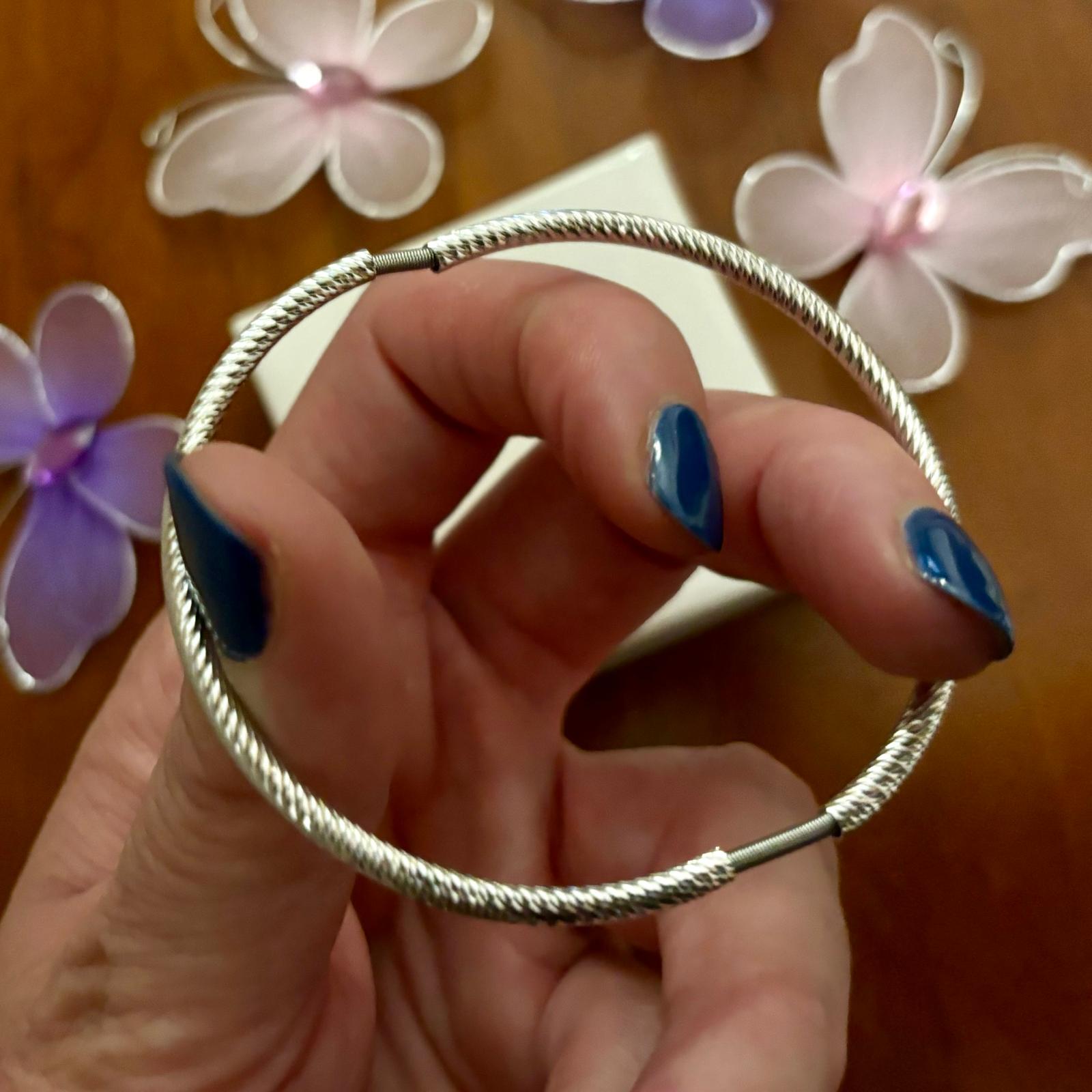 Pulsera tallada de Plata de ley rodiada con muelle elástico 55mm 4