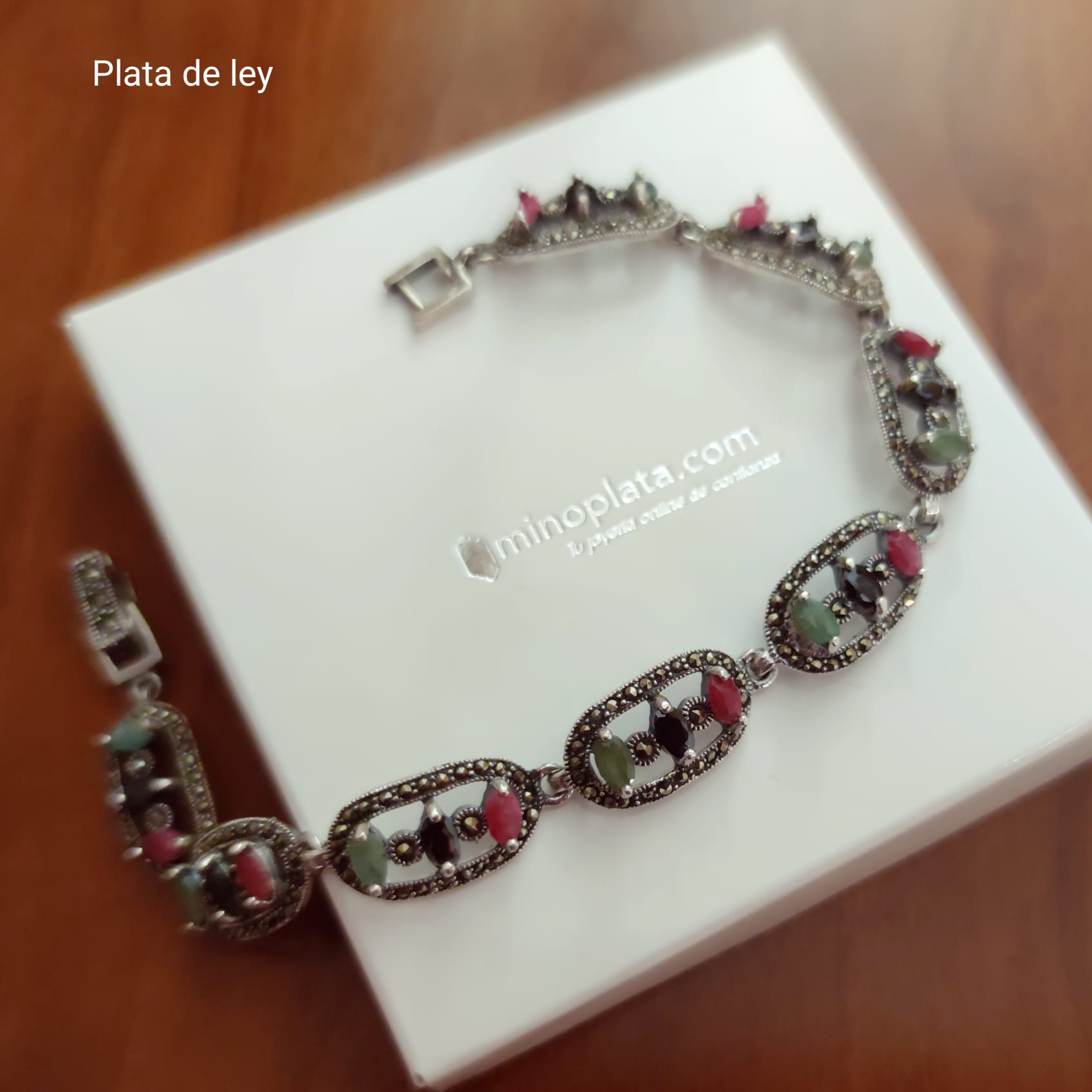Pulsera de Plata vieja con eslabones calados y piedras preciosas