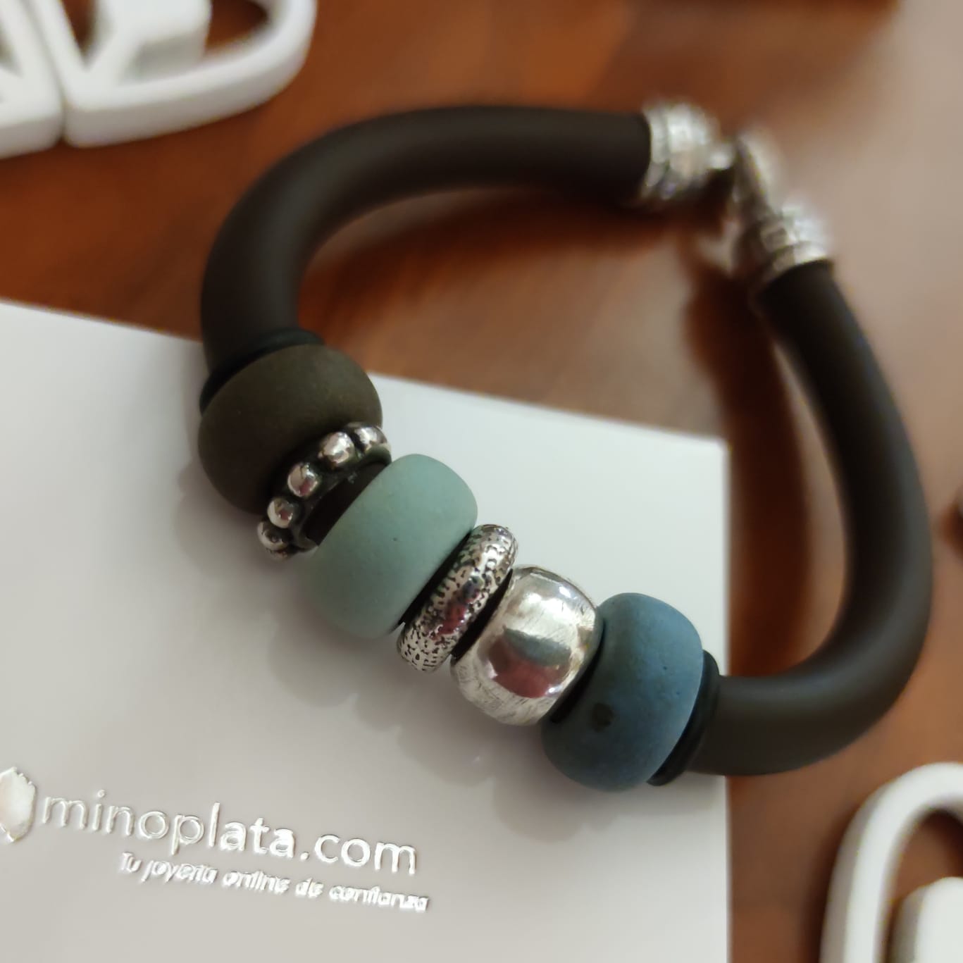 Pulsera de Caucho con Plata y resina chico 2