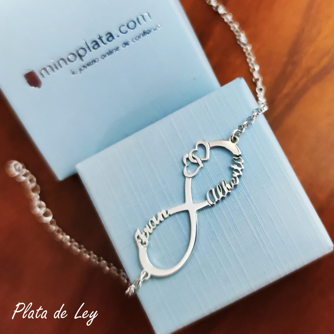 Pulsera infinito con nombres y corazones de Plata de ley