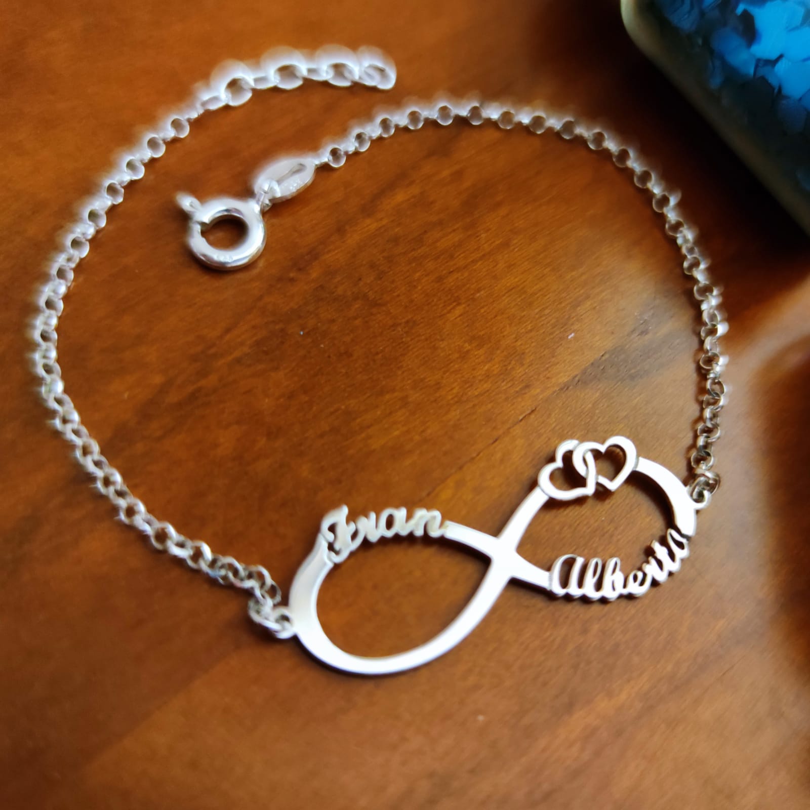 Pulsera infinito con nombres y corazones de Plata de ley 4