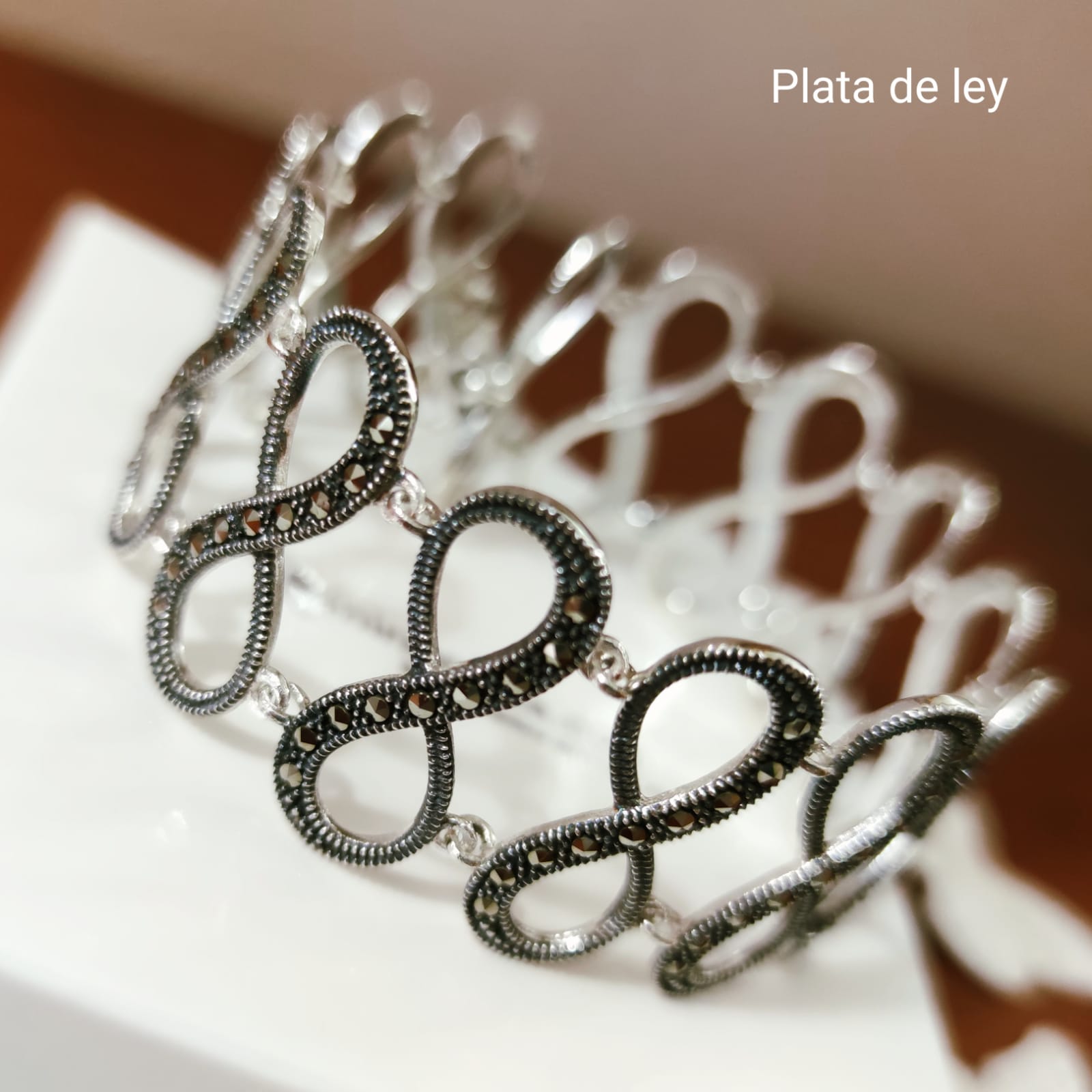 Pulsera brazalete infinitos de Plata vieja con piedras Marcasita