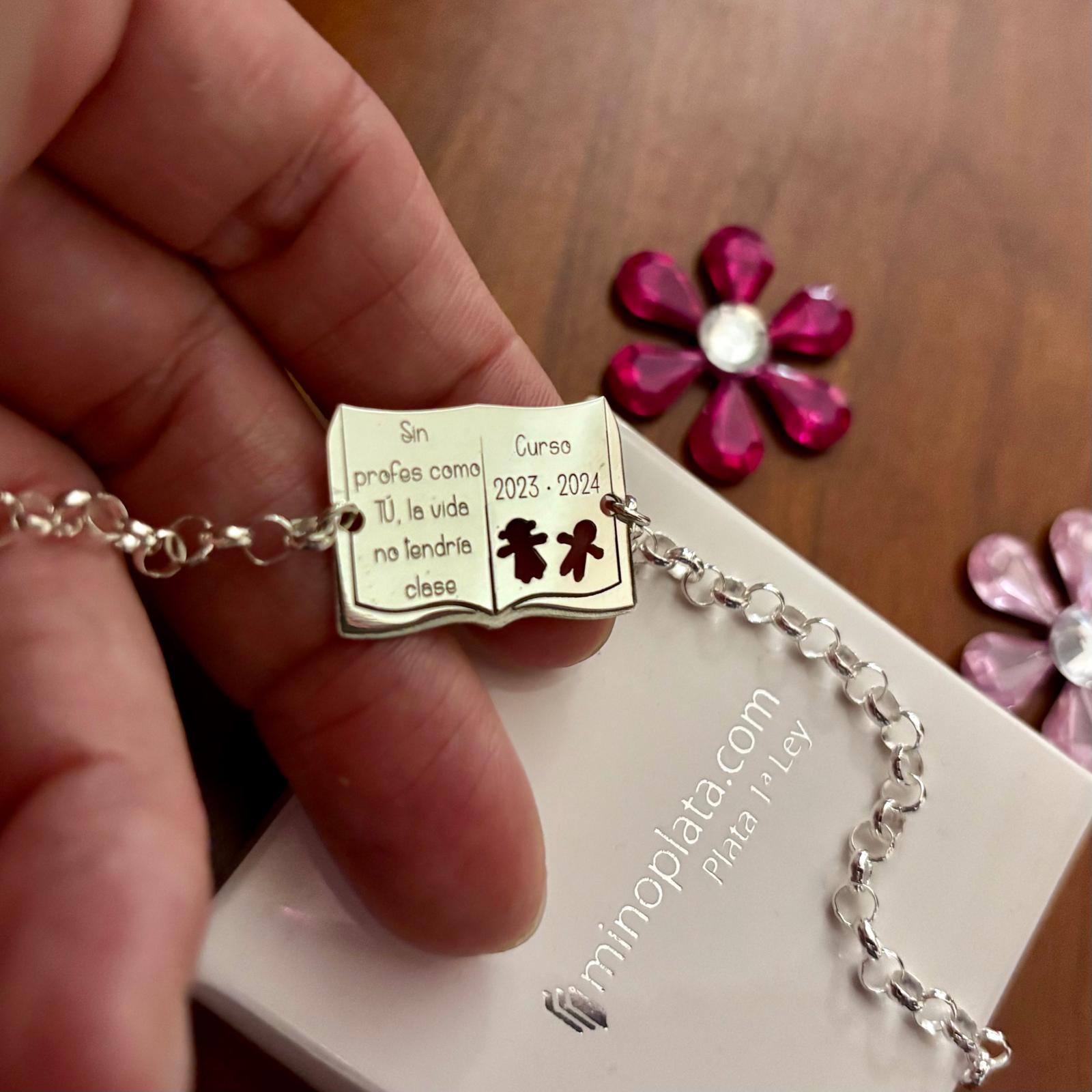 Pulsera personalizada libro de Plata de ley para maestras 3