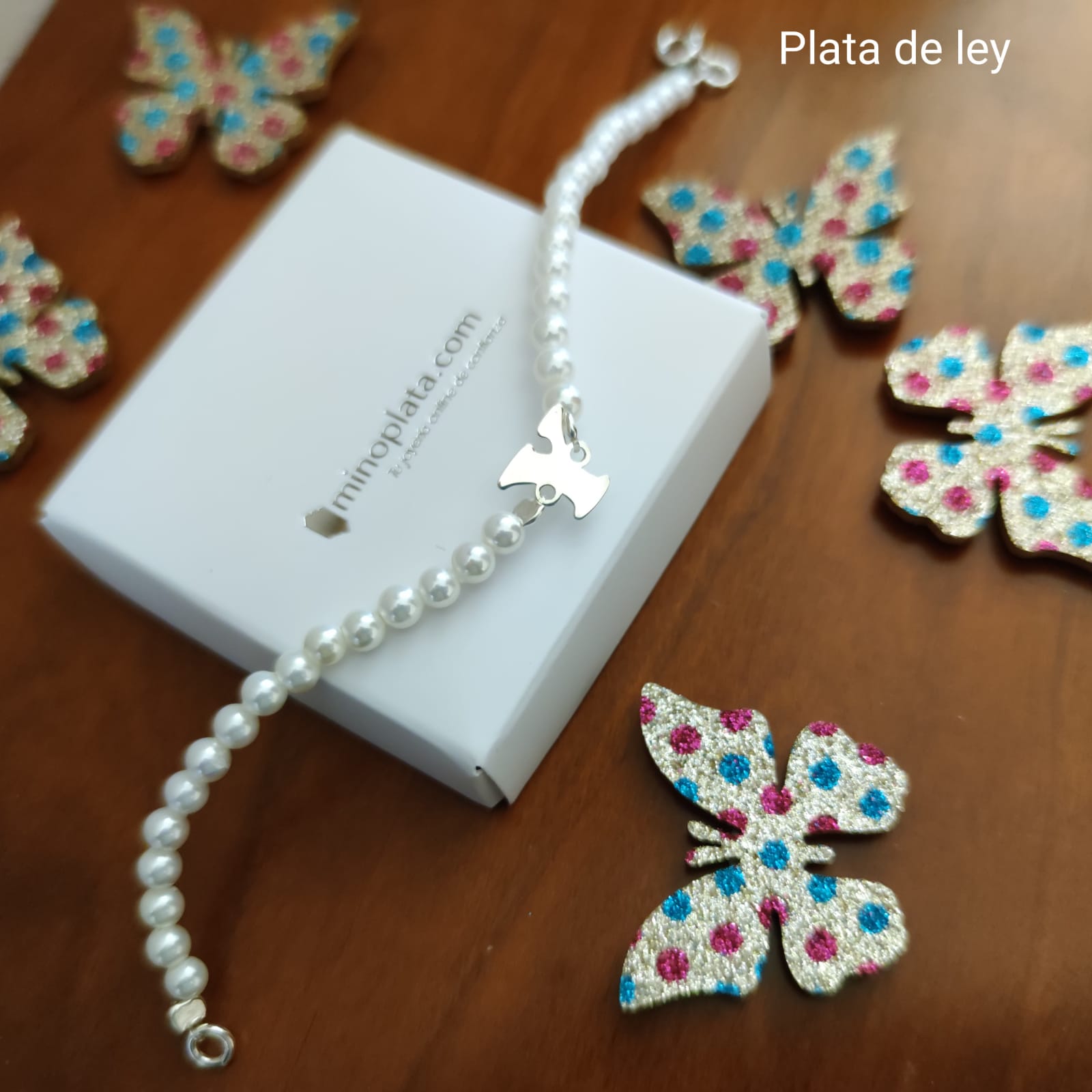 Pulsera de Perlas con inicial de Plata 3