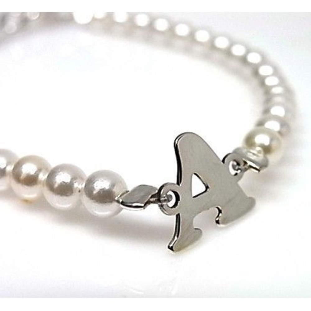 Pulsera de Perlas con inicial de Plata 4
