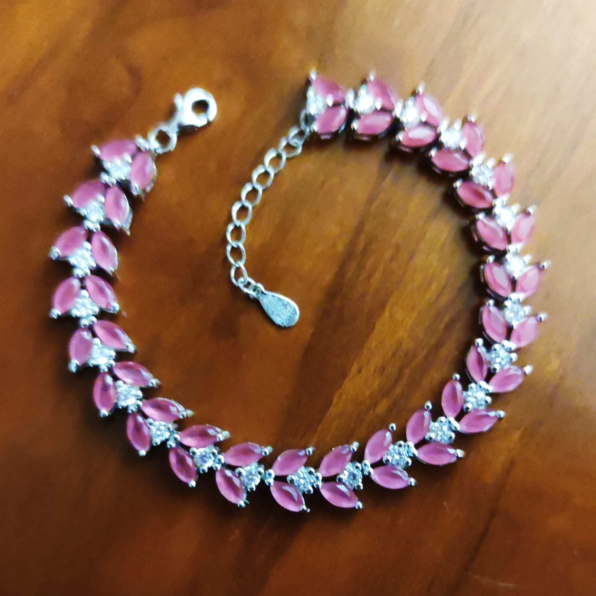 Pulsera de Plata de ley rodiada con Circonitas blancas y rubí 3
