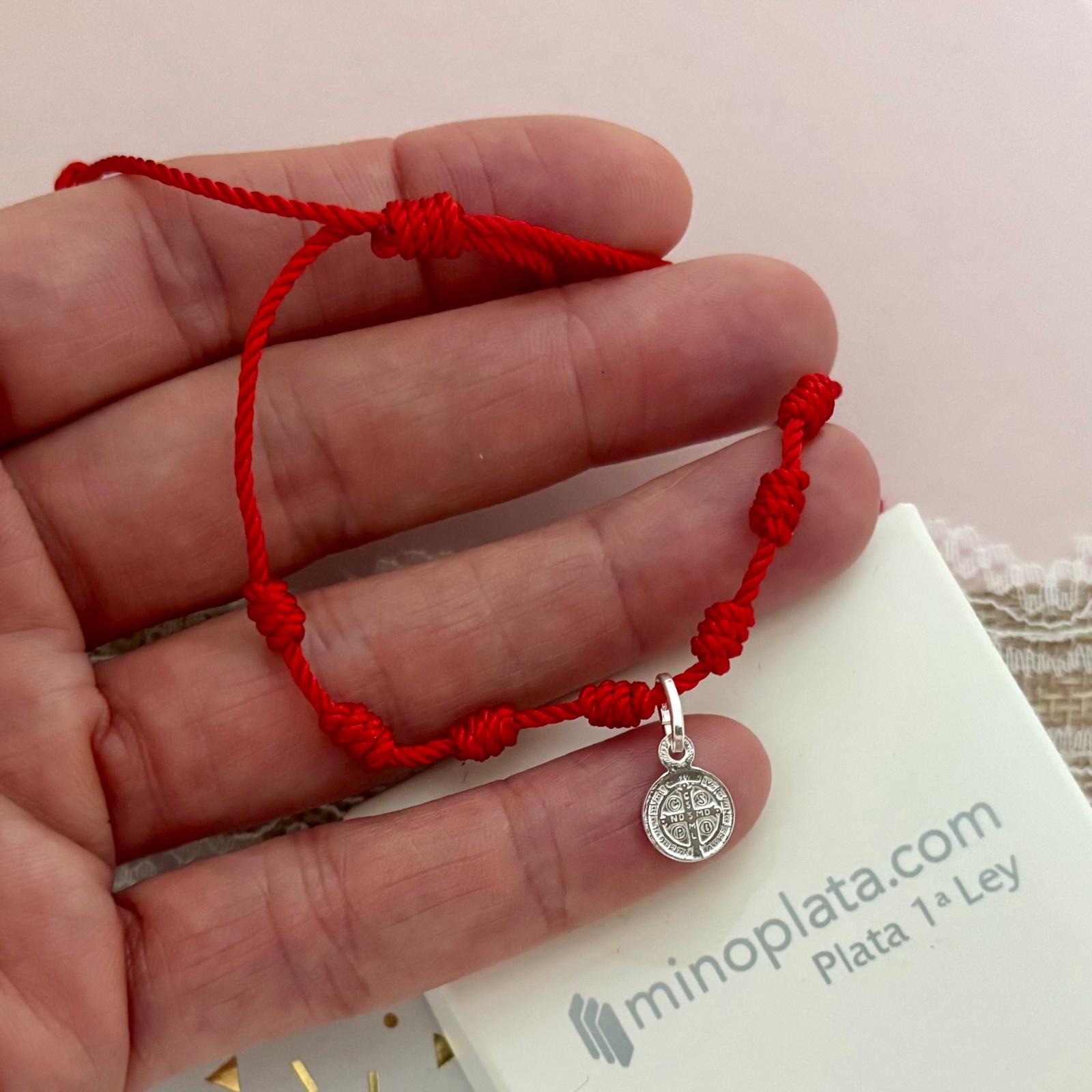 Pulsera roja siete nudos ajustable con medalla de Plata de ley 925 2