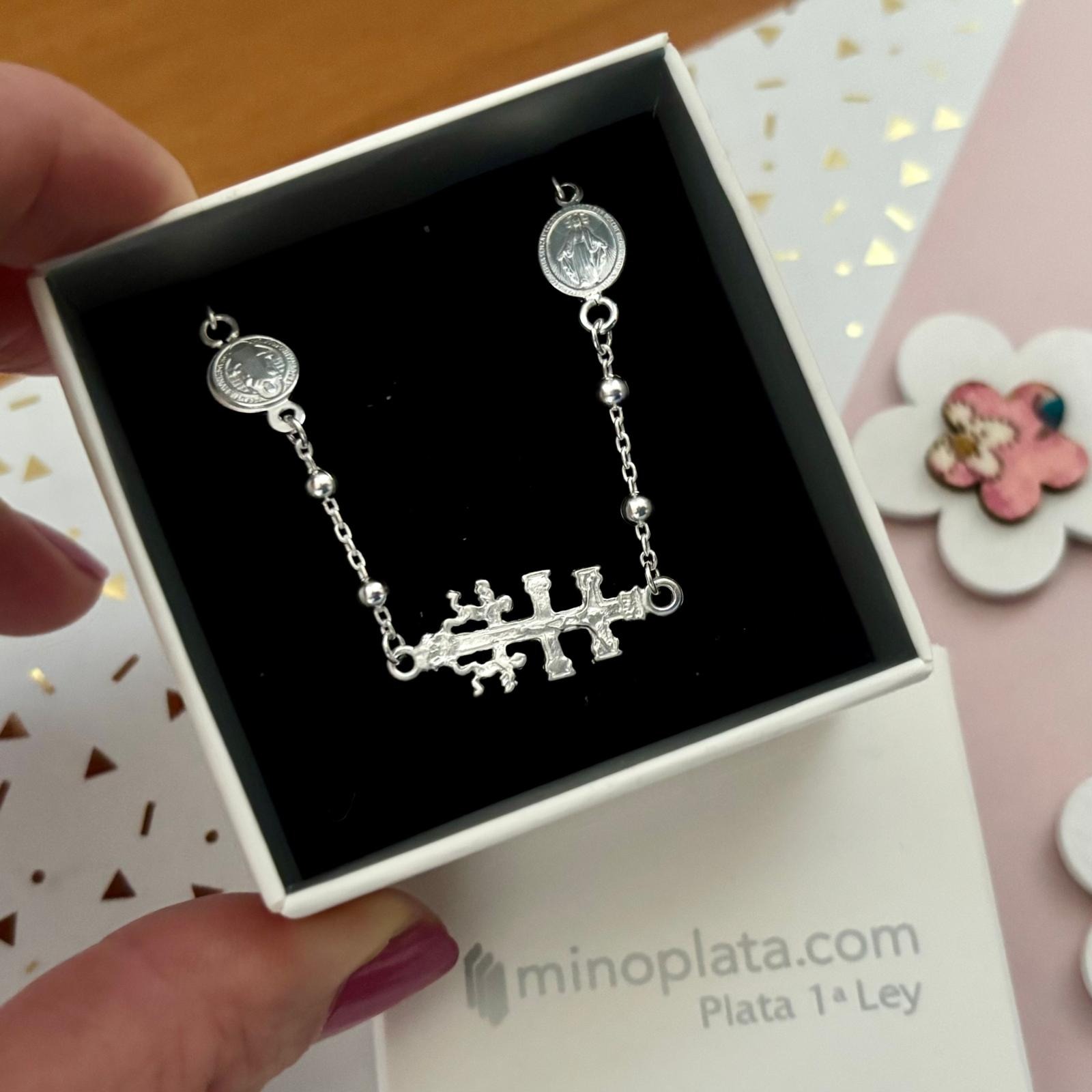 Pulsera tres amuletos Cruz de Caravaca, Medalla San Benito y Medalla Milagrosa de Plata de ley 2