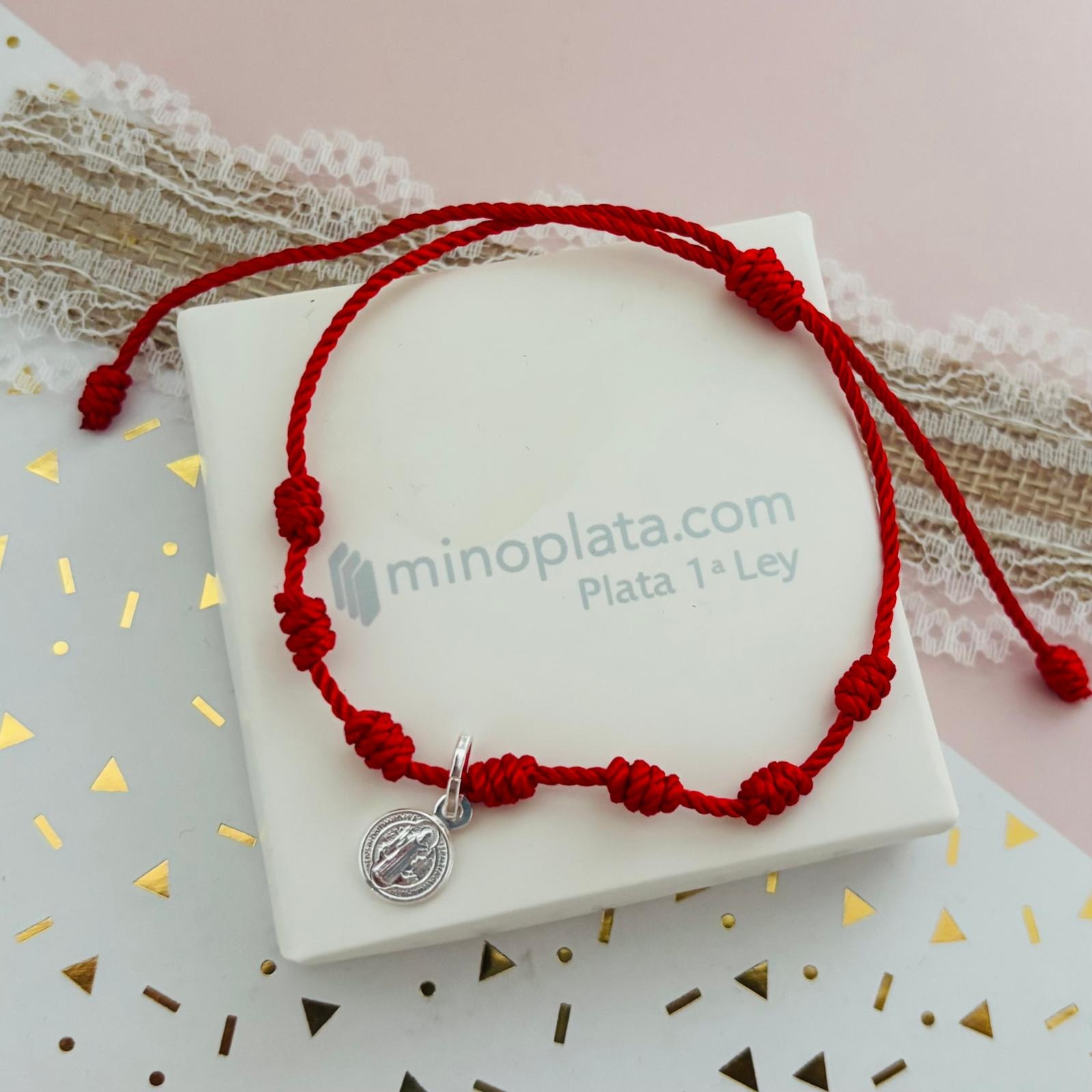 Pulsera roja siete nudos ajustable con medalla de Plata de ley 925 1