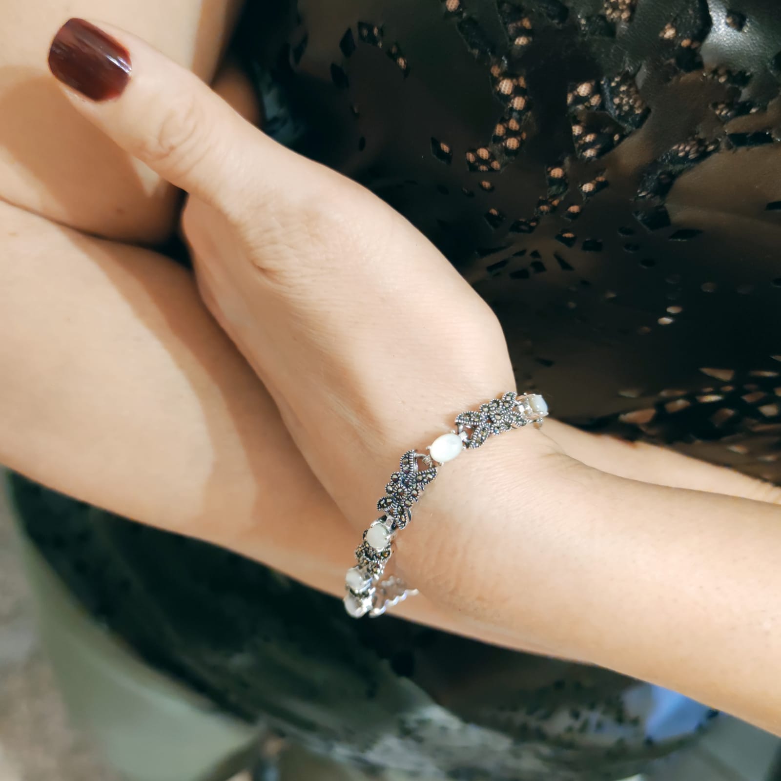 Pulsera Nácar y Plata envejecida con piedras Marcasitas 4