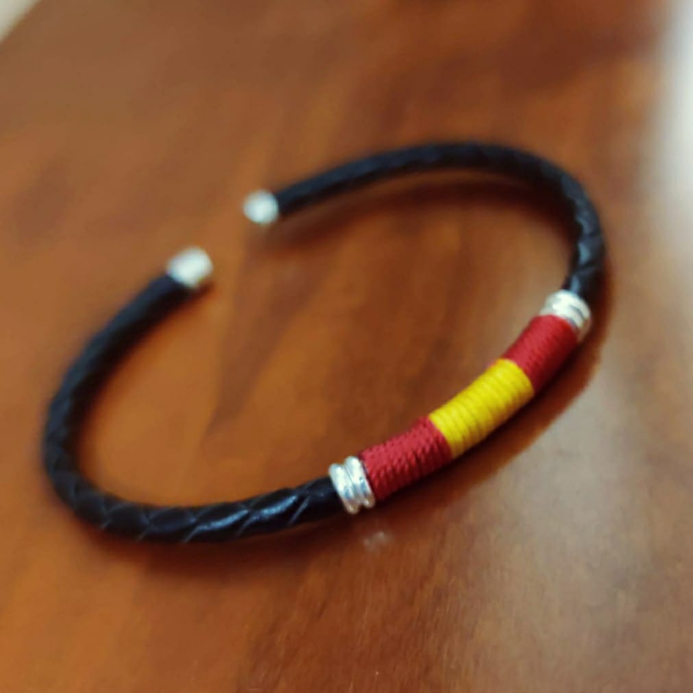 Pulsera trenza negra de Piel con bandera de España