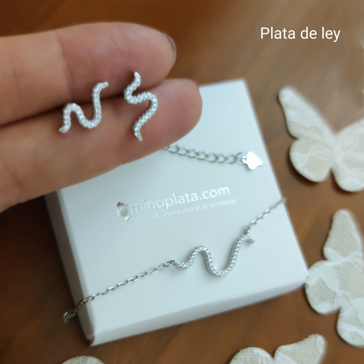 Juego Pendientes y Collar figura de Plata rodiada y Circonitas 2