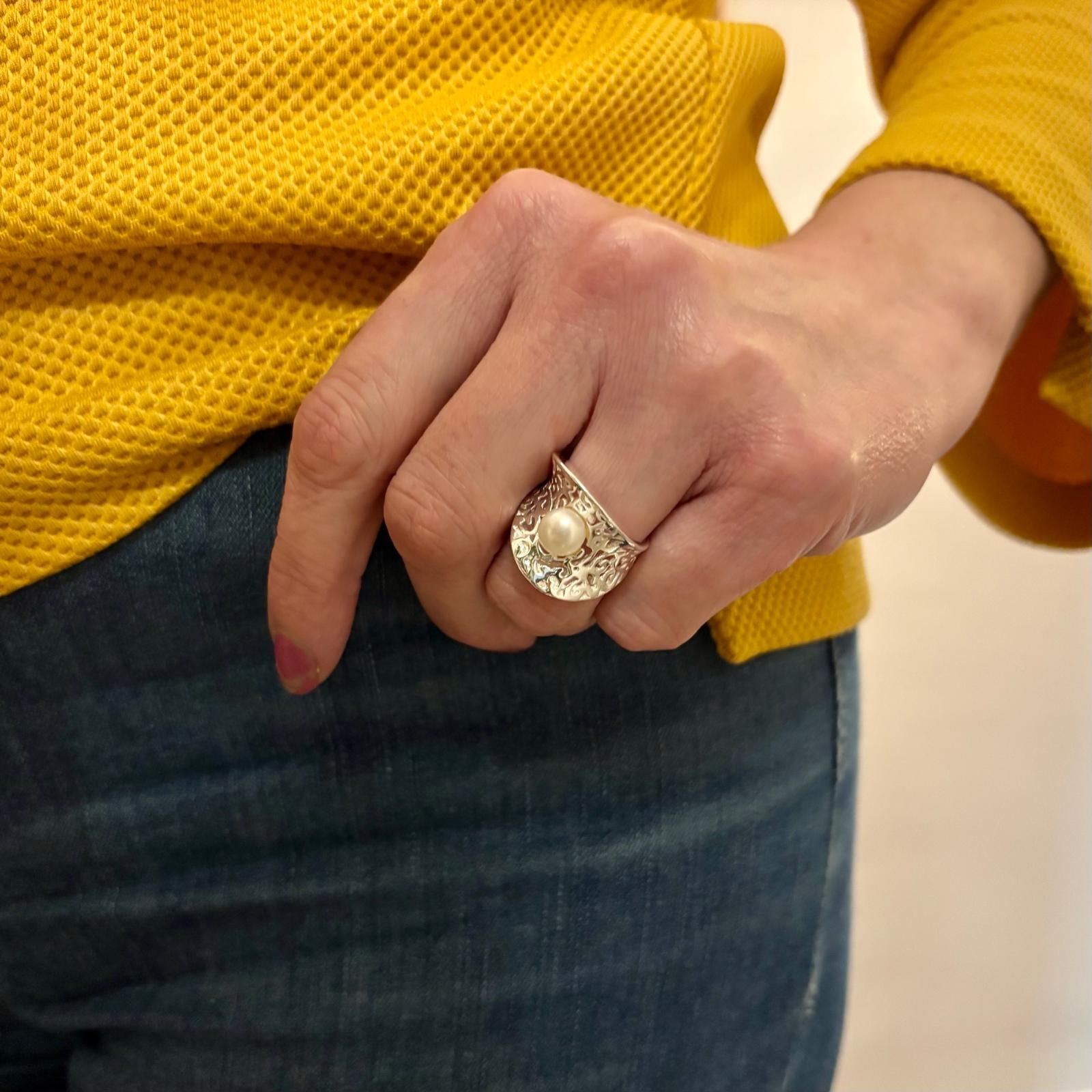 Anillo calado de Plata de ley 925 con Perla botón 3