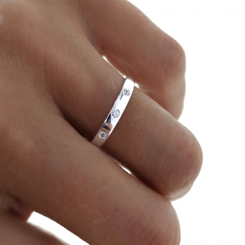 Anillo de Plata con Circonitas tipo Alianza 1
