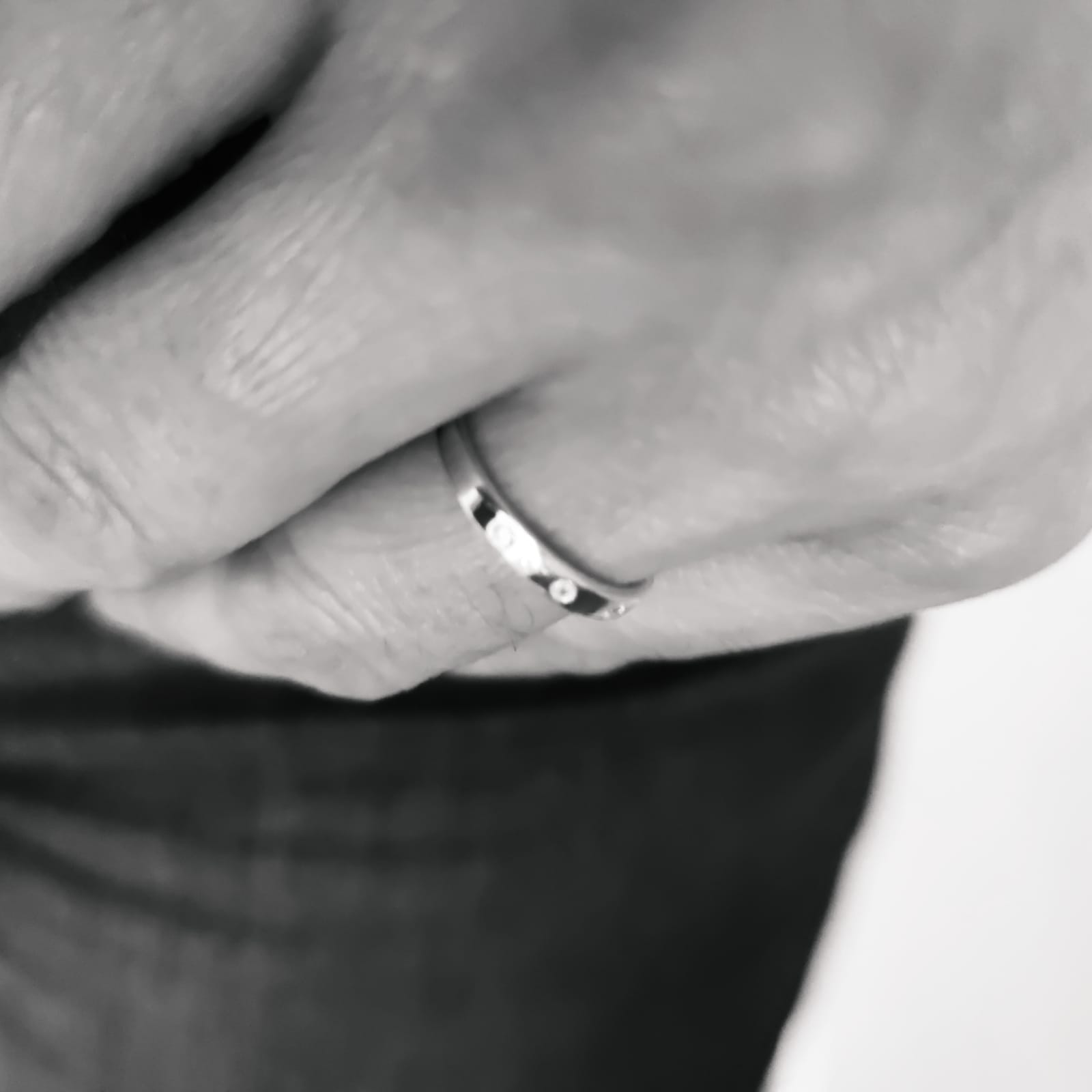 Anillo de Plata con Circonitas tipo Alianza 4