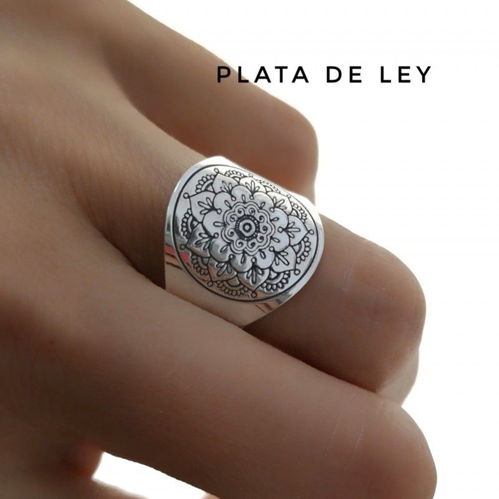 Anillo grabado láser flor de Plata de ley 1