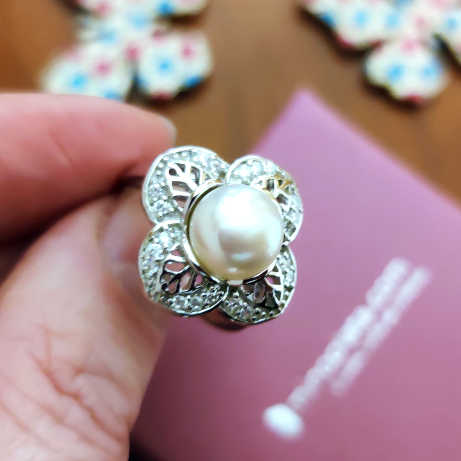 Anillo calado Plata rodiada con Perla cultivada y Circonitas 3