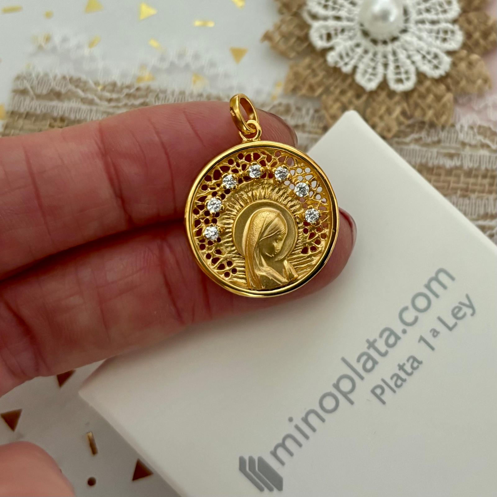 Medalla Virgen Niña de Plata chapada en Oro 22mm 5