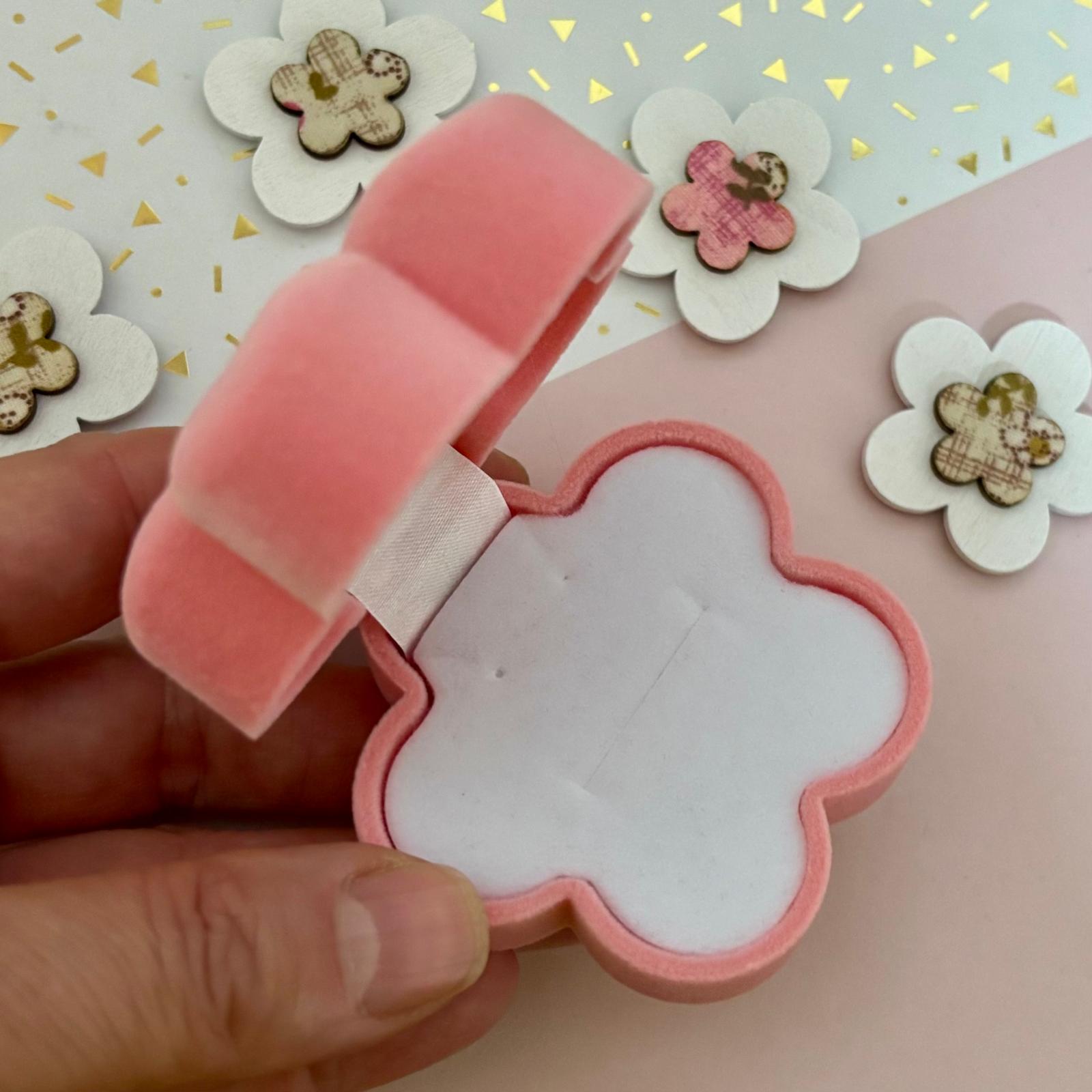Estuche premium flor rosa 2