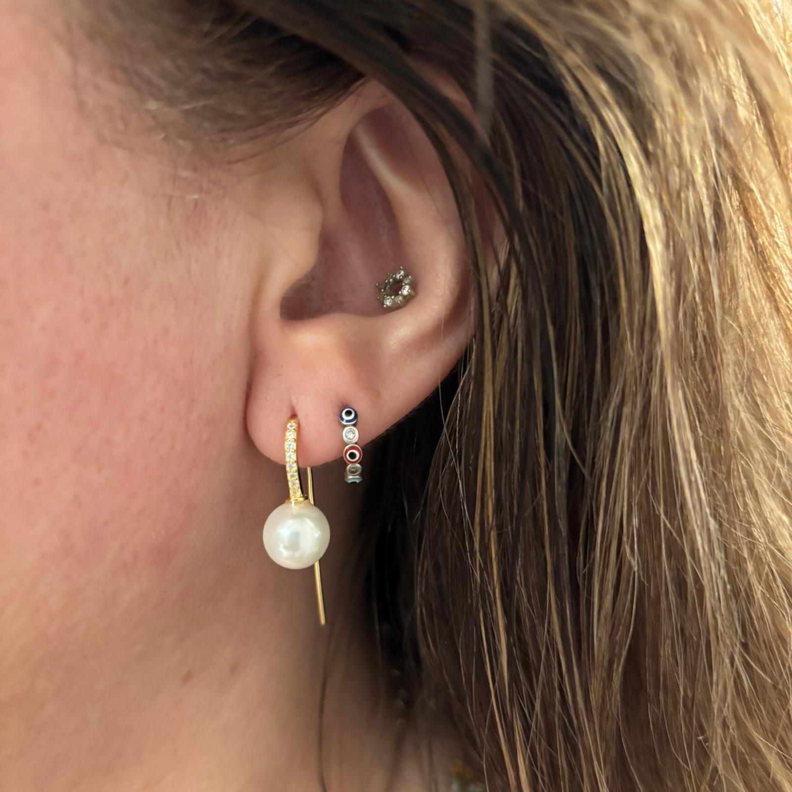 Pendientes de Plata chapada en Oro con Perla cultivada y Circonitas gancho hippie 3