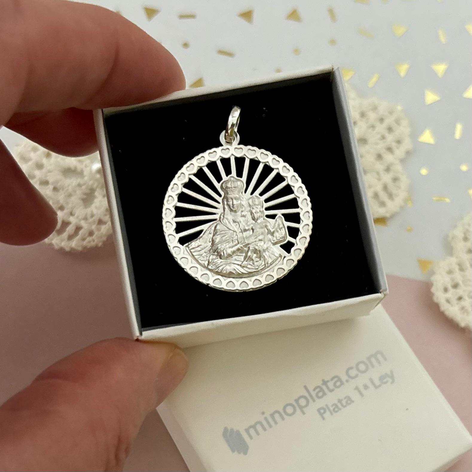 Medalla Virgen del Carmen calada de Plata de ley 925 25mm 2