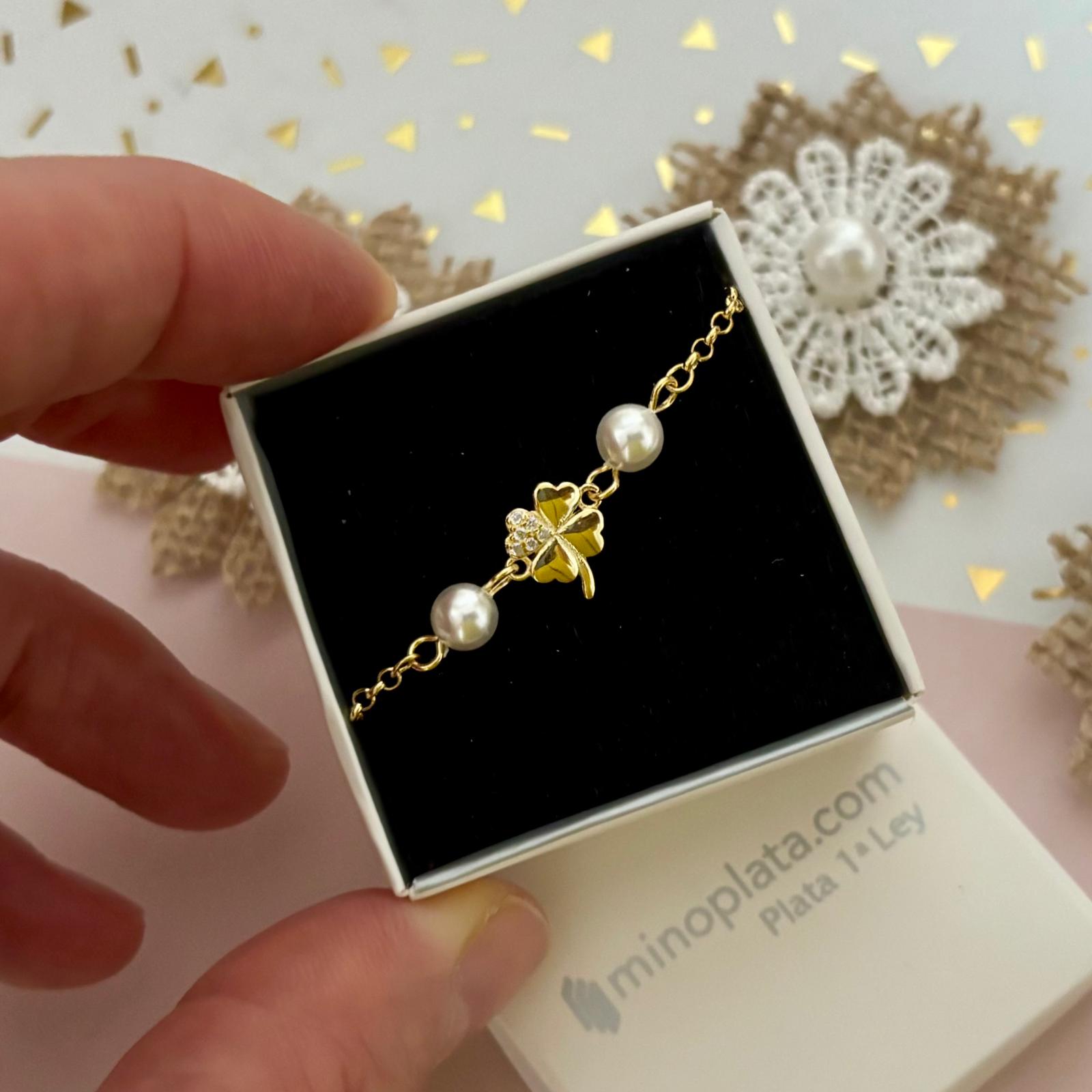Pulsera tréboles de Plata de ley chapada en Oro con Perlas y Circonitas para niñas 2