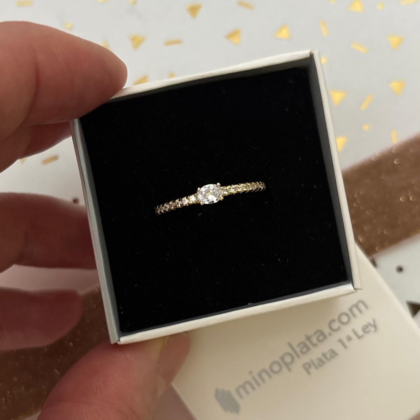 Anillo solitario de Plata bañada en Oro con Circonitas microengastadas 4
