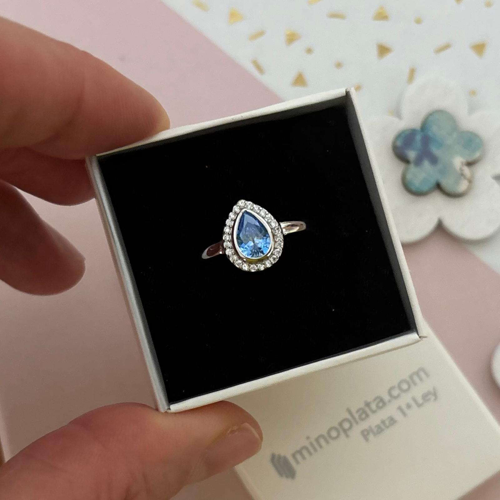 Anillo de Plata rodiada con Circonitas azul tanzanita y blancas 4