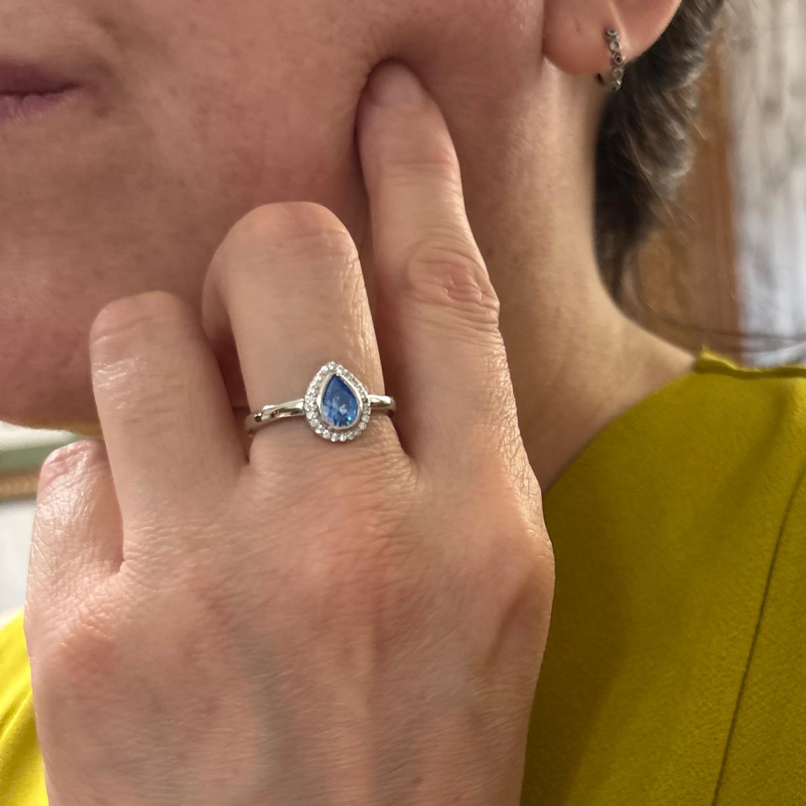 Anillo de Plata rodiada con Circonitas azul tanzanita y blancas 2